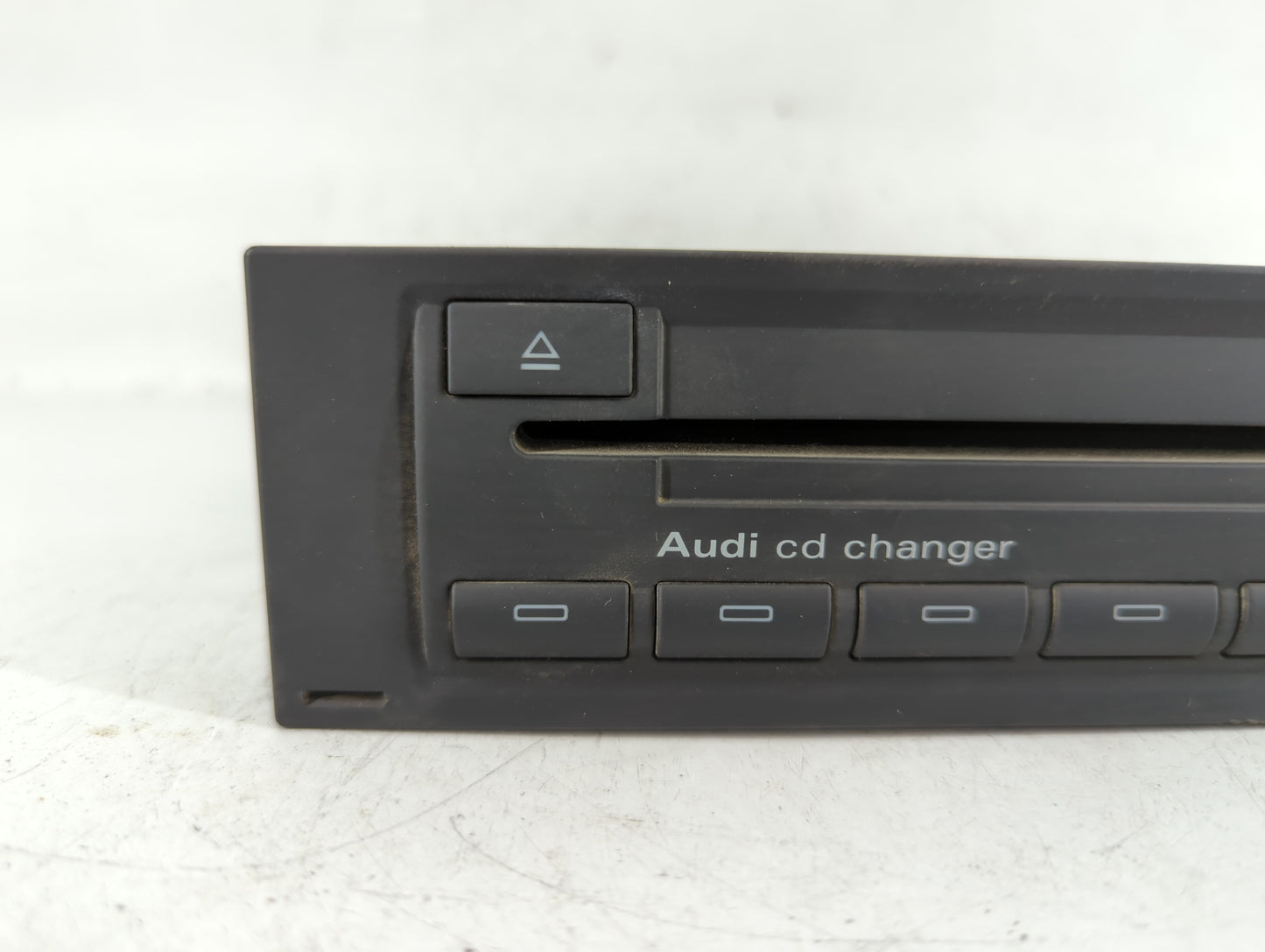 2005-2008 Audi A4 Am Fm Cd Player Radio Receiver - Oemusedautoparts1.com