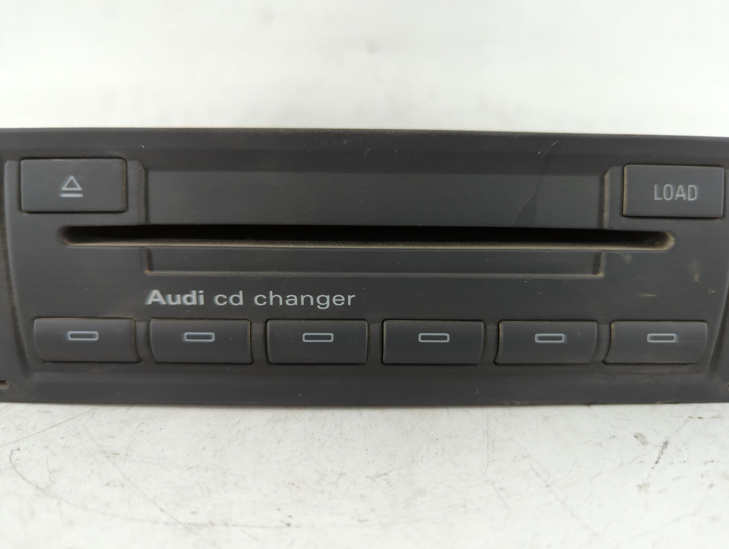 2005-2008 Audi A4 Am Fm Cd Player Radio Receiver - Oemusedautoparts1.com