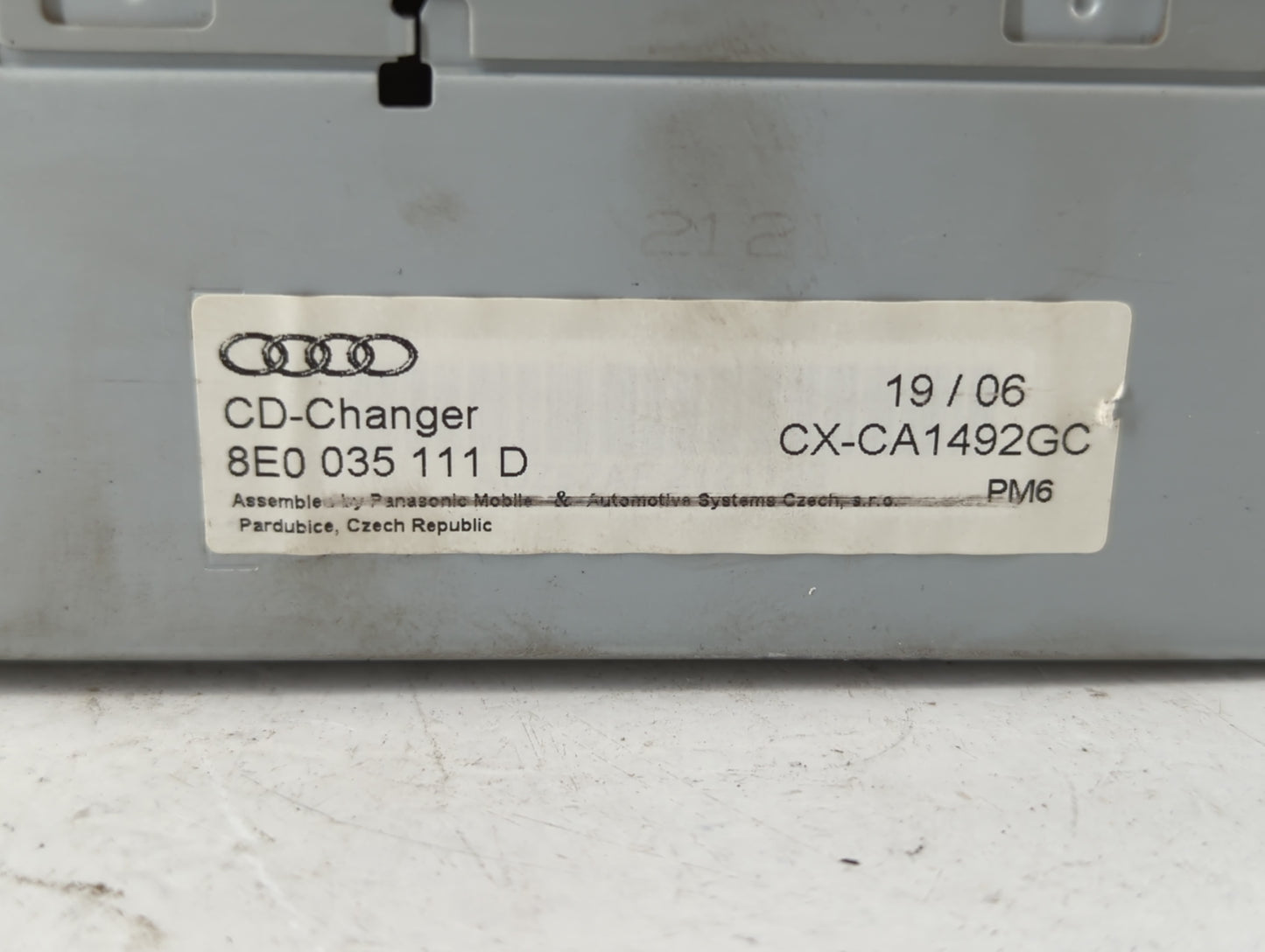2005-2008 Audi A4 Am Fm Cd Player Radio Receiver - Oemusedautoparts1.com