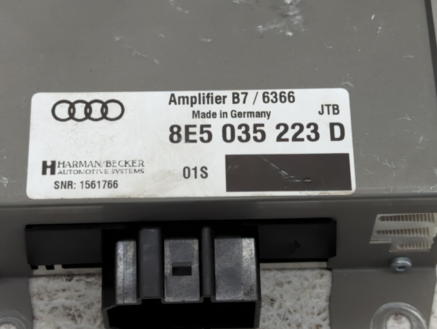 2005-2008 Audi A4 Am Fm Cd Player Radio Receiver - Oemusedautoparts1.com