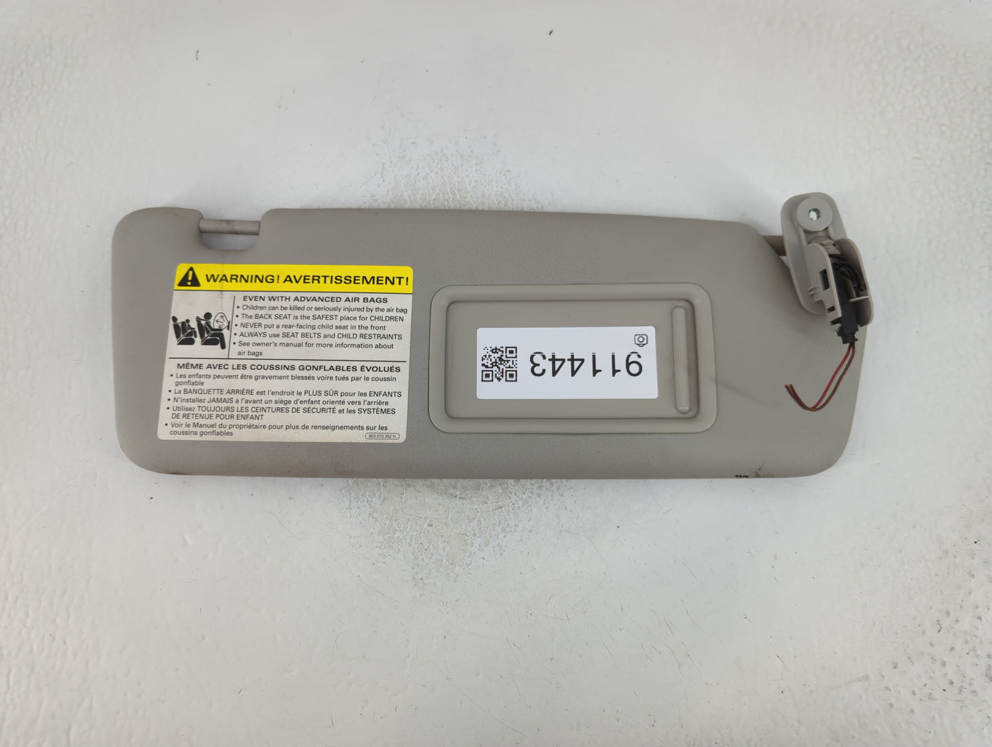 2002-2008 Audi A4 Sun Visor Shade Replacement Passenger Right Mirror Fits Fits 2002 2003 2004 2005 2006 2007 2008 OEM Used A