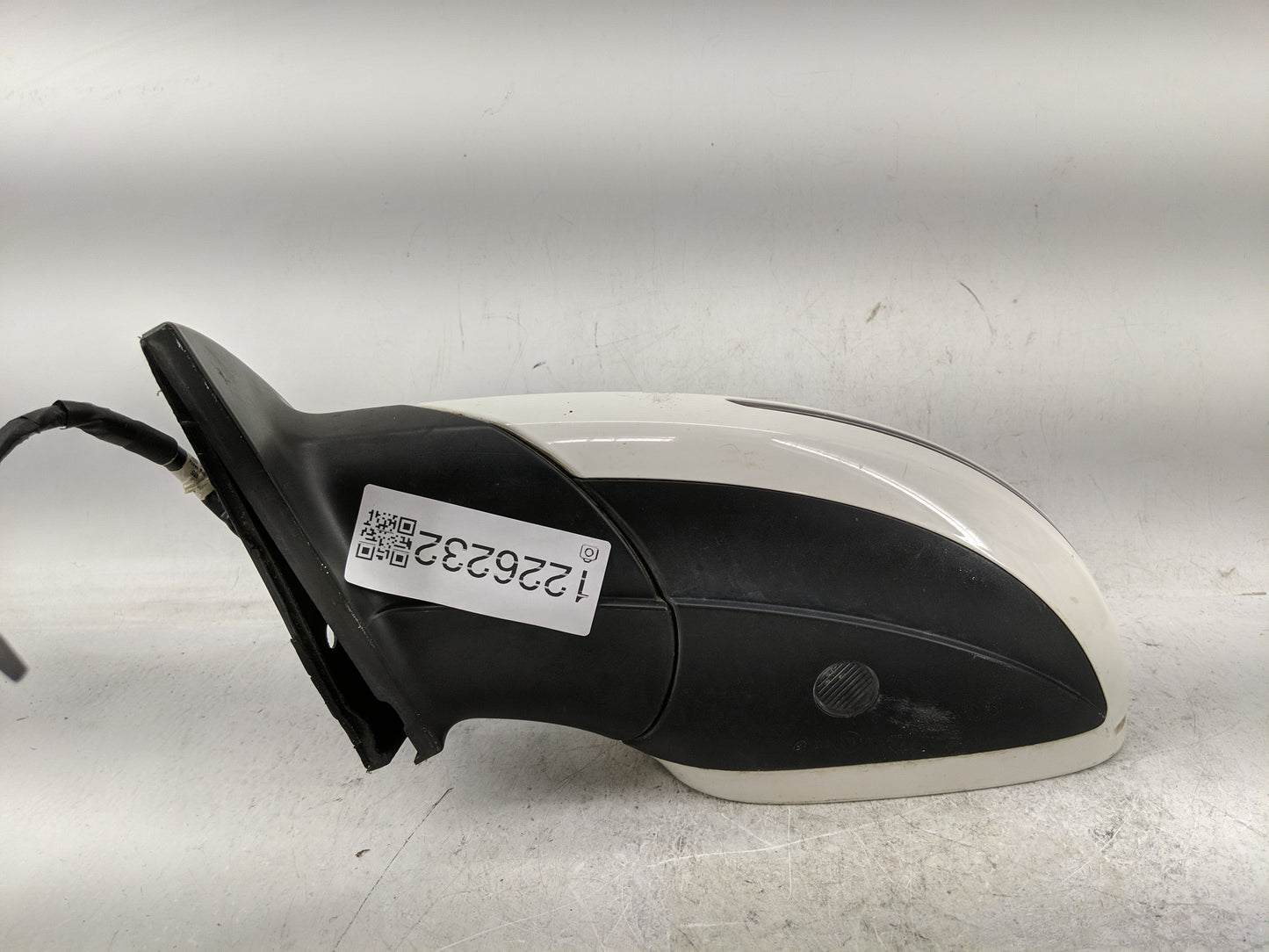 2007-2009 Audi Q7 Driver Left Side View Manual Door Mirror White - Oemusedautoparts1.com