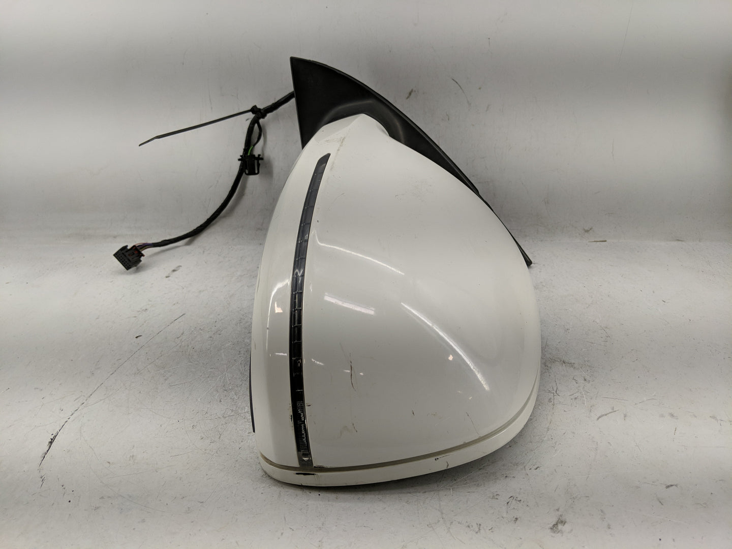 2007-2009 Audi Q7 Driver Left Side View Manual Door Mirror White - Oemusedautoparts1.com
