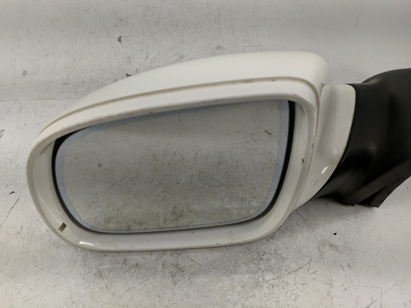 2007-2009 Audi Q7 Driver Left Side View Manual Door Mirror White - Oemusedautoparts1.com