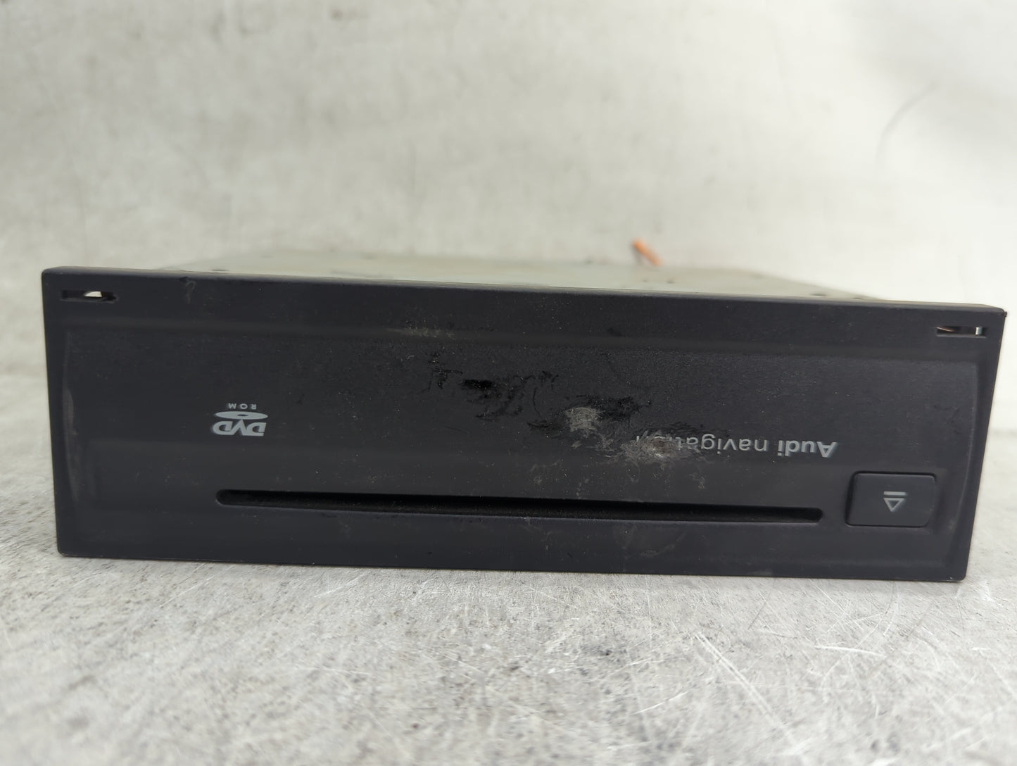 2007-2011 Audi Q7 Radio Cd Changer 4e0919887d|4e0910888c - Oemusedautoparts1.com