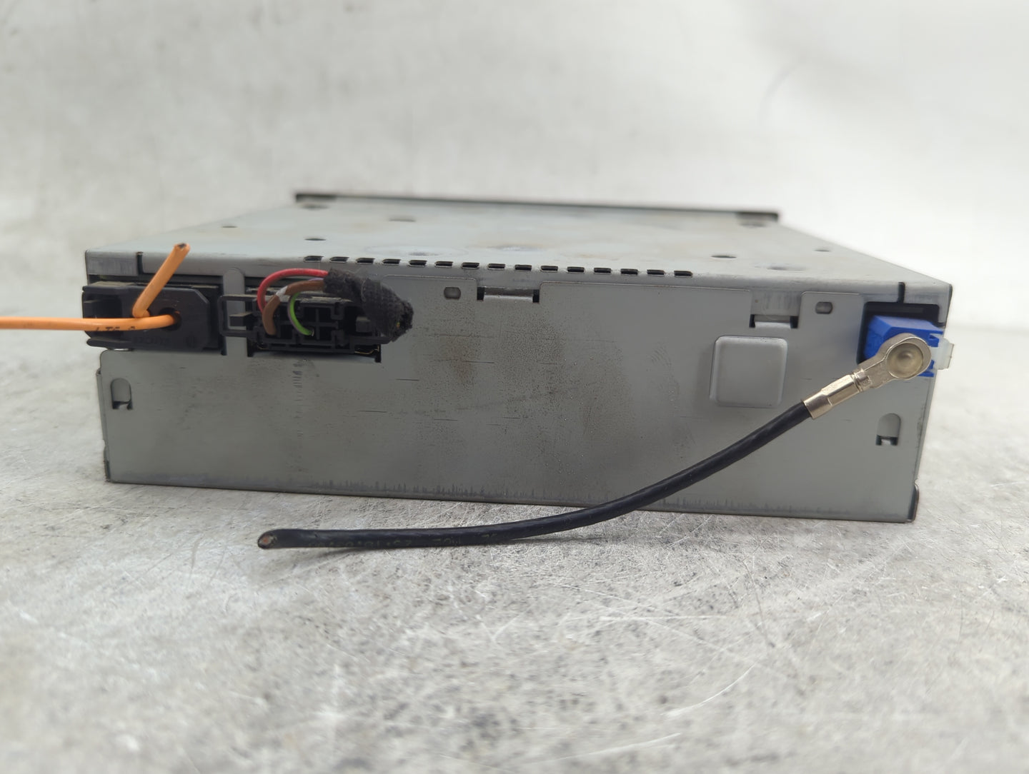 2007-2011 Audi Q7 Radio Cd Changer 4e0919887d|4e0910888c - Oemusedautoparts1.com