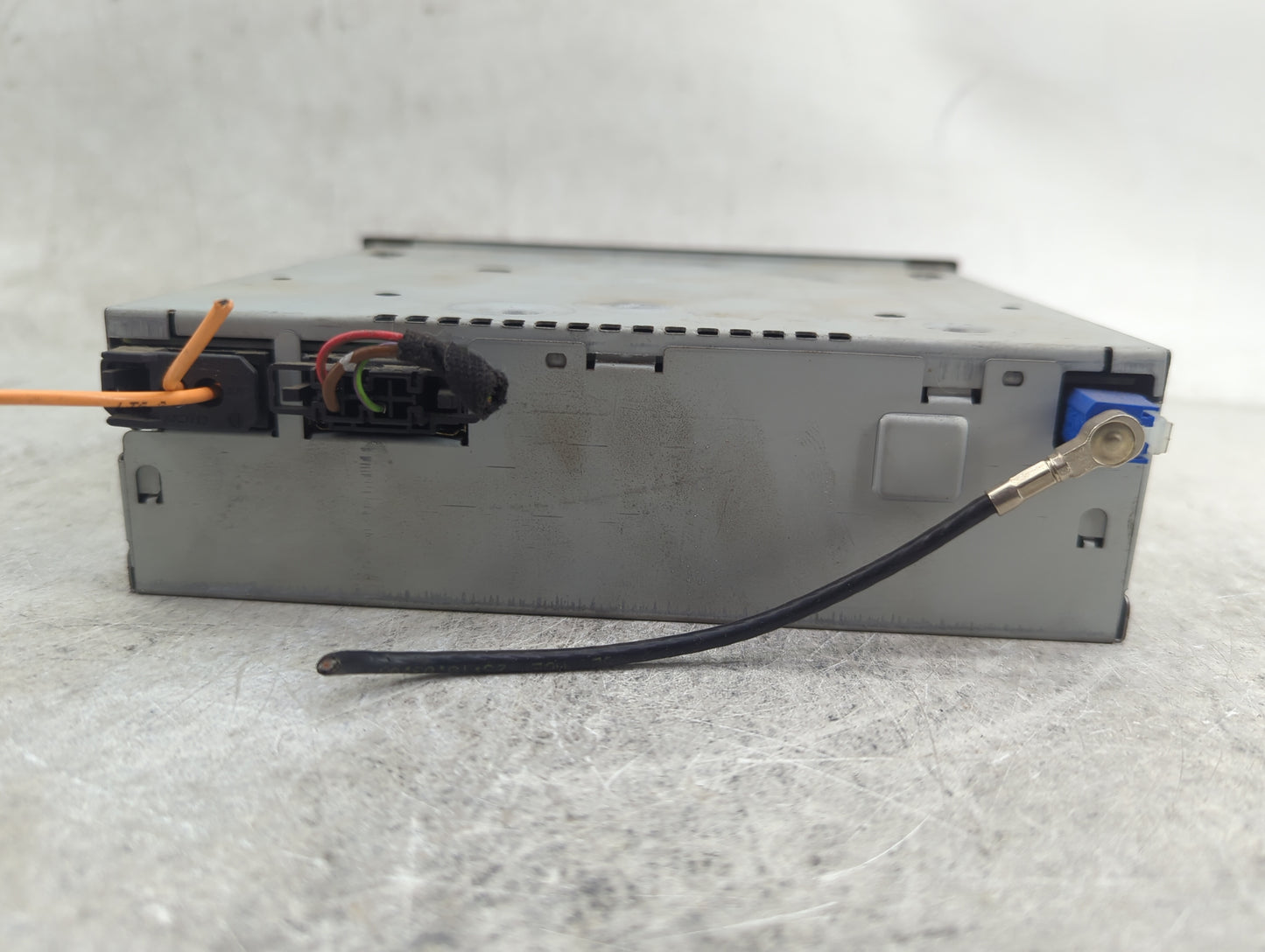 2007-2011 Audi Q7 Radio Cd Changer 4e0919887d|4e0910888c - Oemusedautoparts1.com
