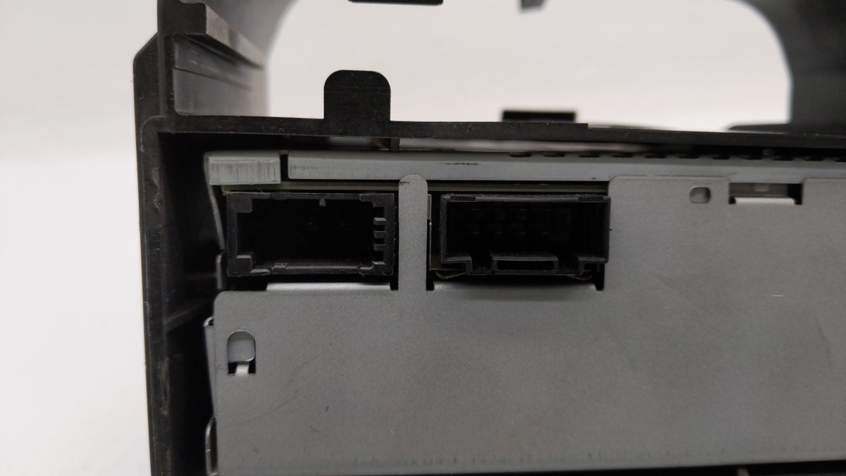 2007-2011 Audi Q7 Information Radio Display Screen - Oemusedautoparts1.com