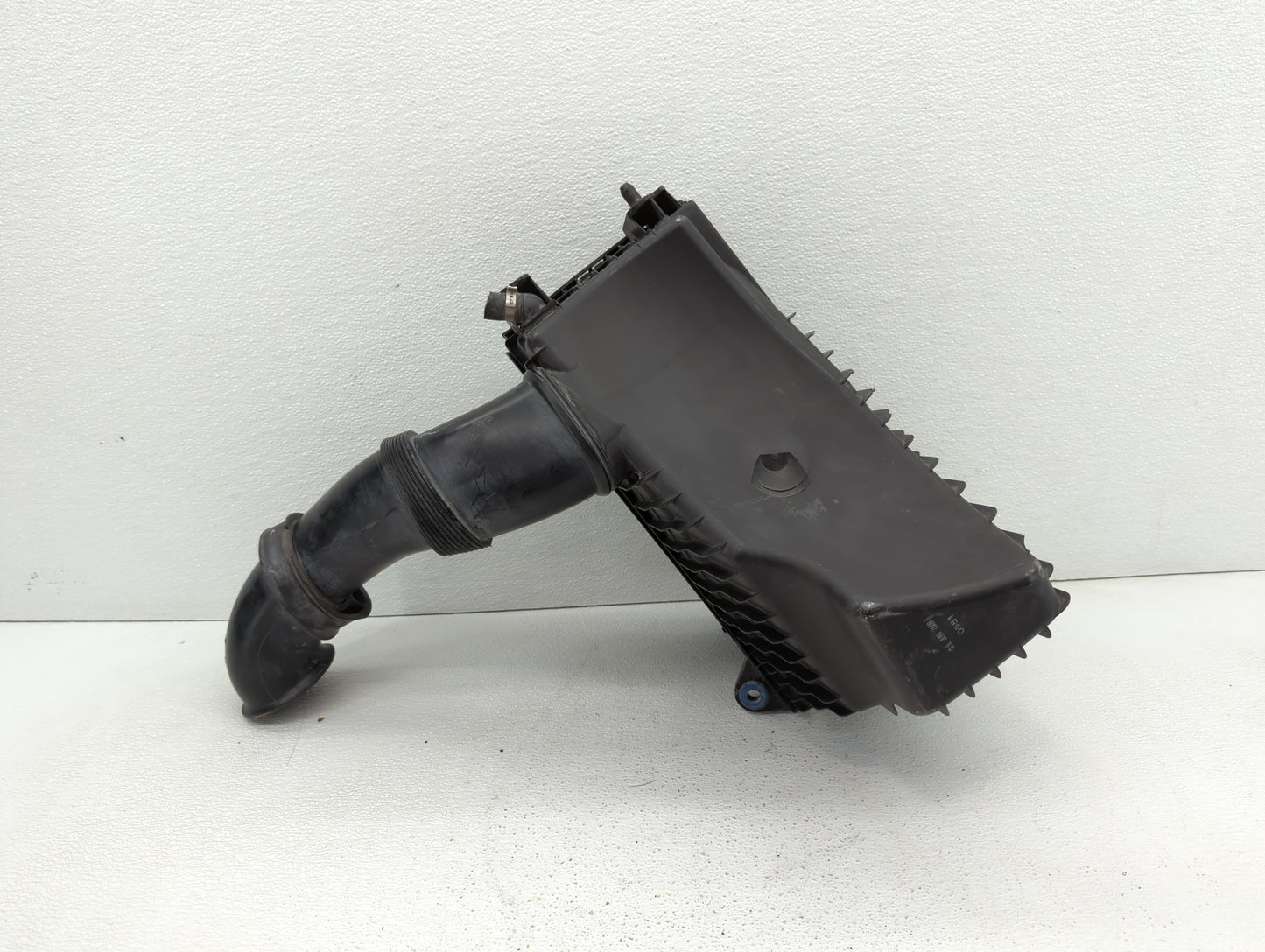 2007-2009 Audi Q7 Air Cleaner Intake-duct Hose Tube - Oemusedautoparts1.com