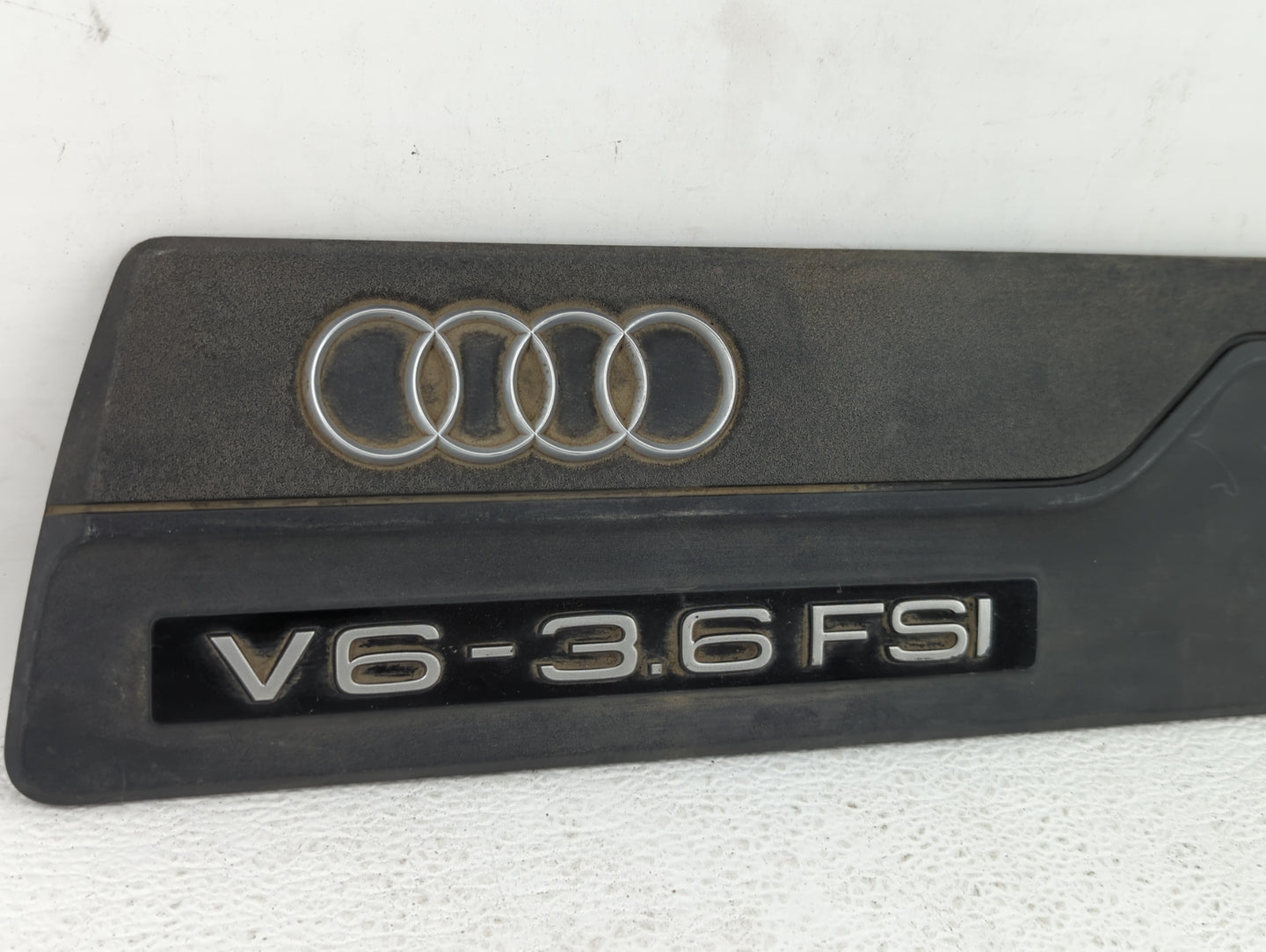 2007 Audi Q7 Engine Cover - Oemusedautoparts1.com