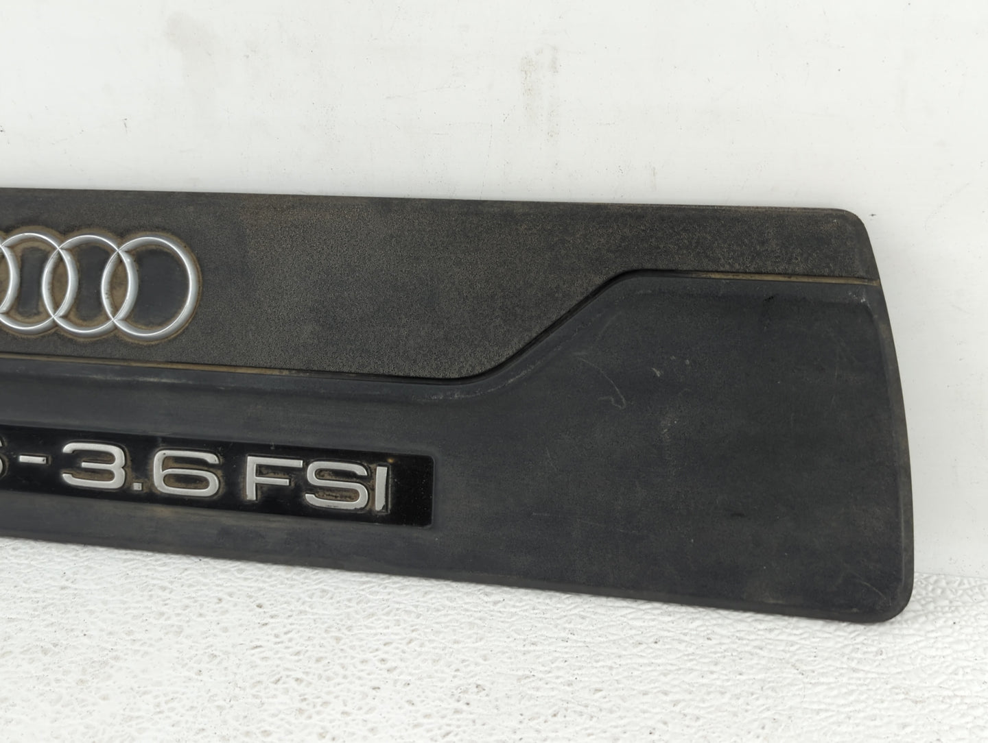 2007 Audi Q7 Engine Cover - Oemusedautoparts1.com