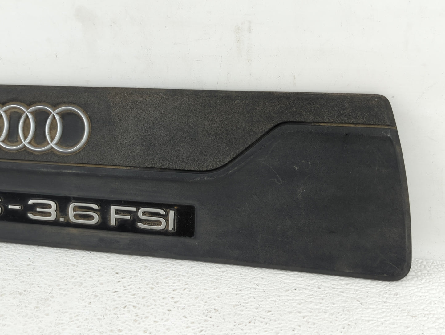 2007 Audi Q7 Engine Cover - Oemusedautoparts1.com