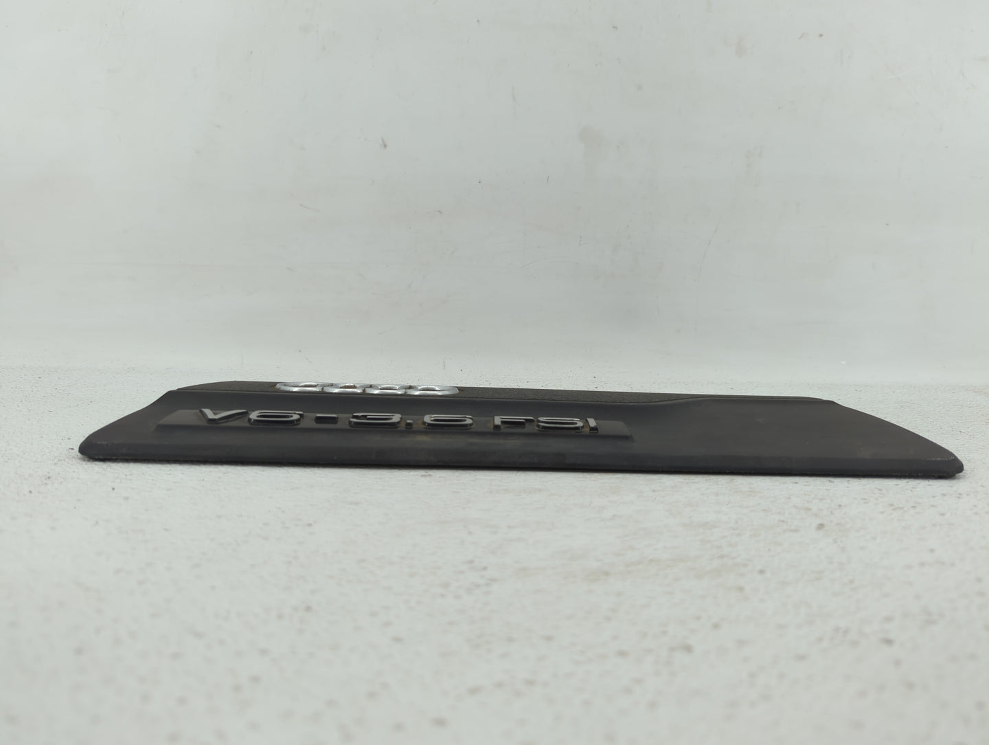 2007 Audi Q7 Engine Cover - Oemusedautoparts1.com