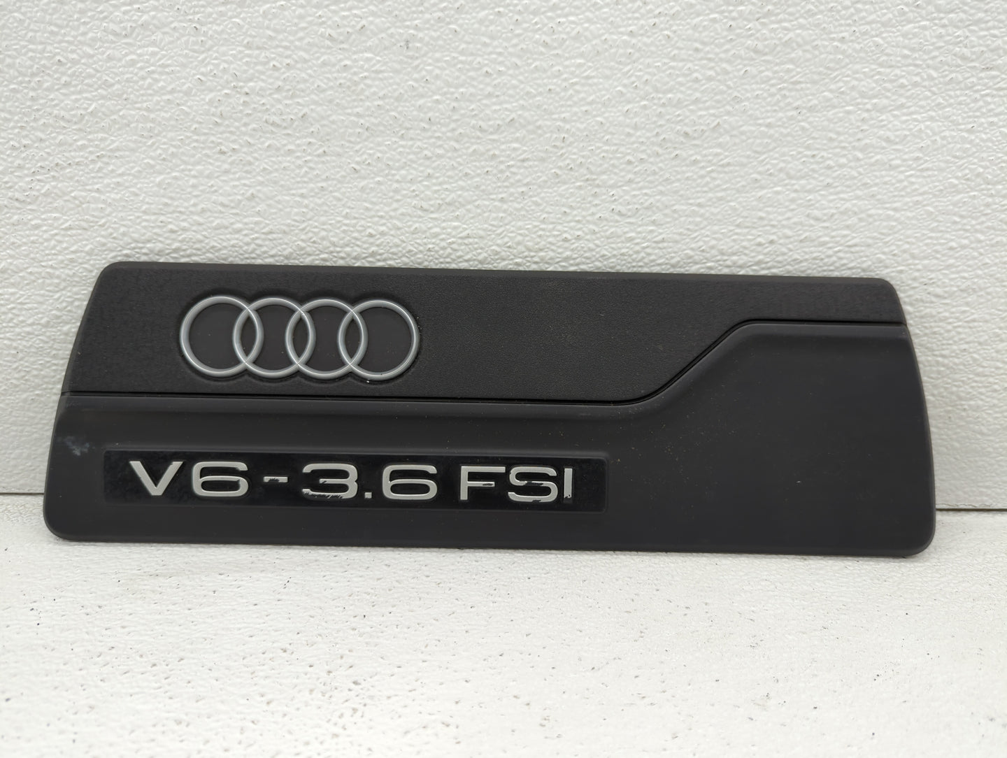 2007 Audi Q7 Engine Cover - Oemusedautoparts1.com