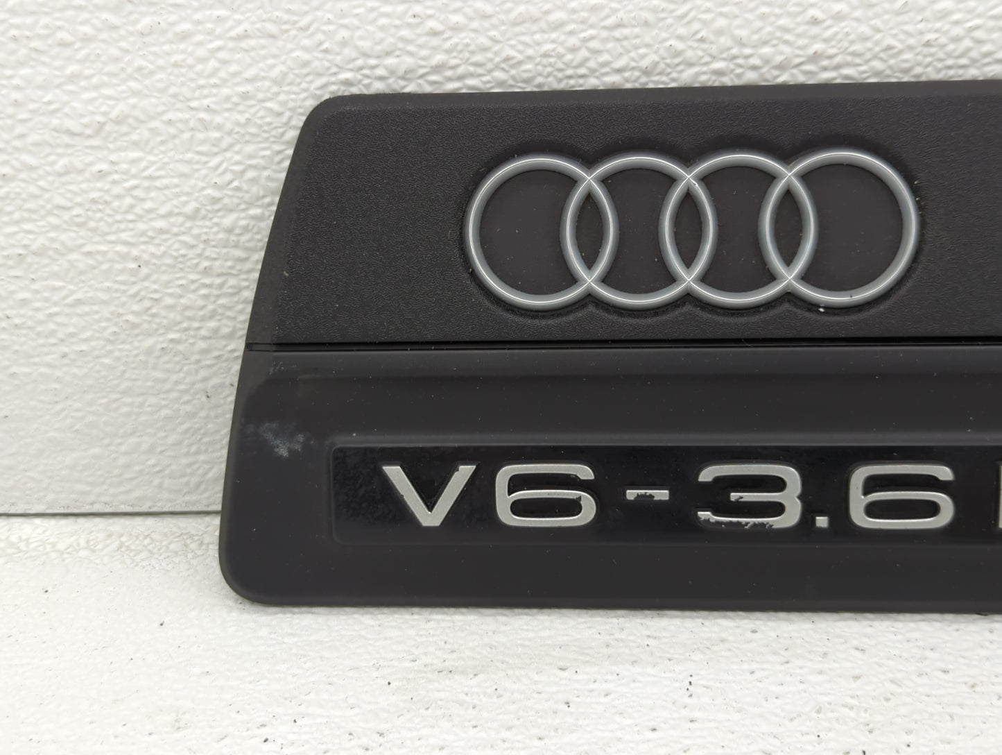 2007 Audi Q7 Engine Cover - Oemusedautoparts1.com