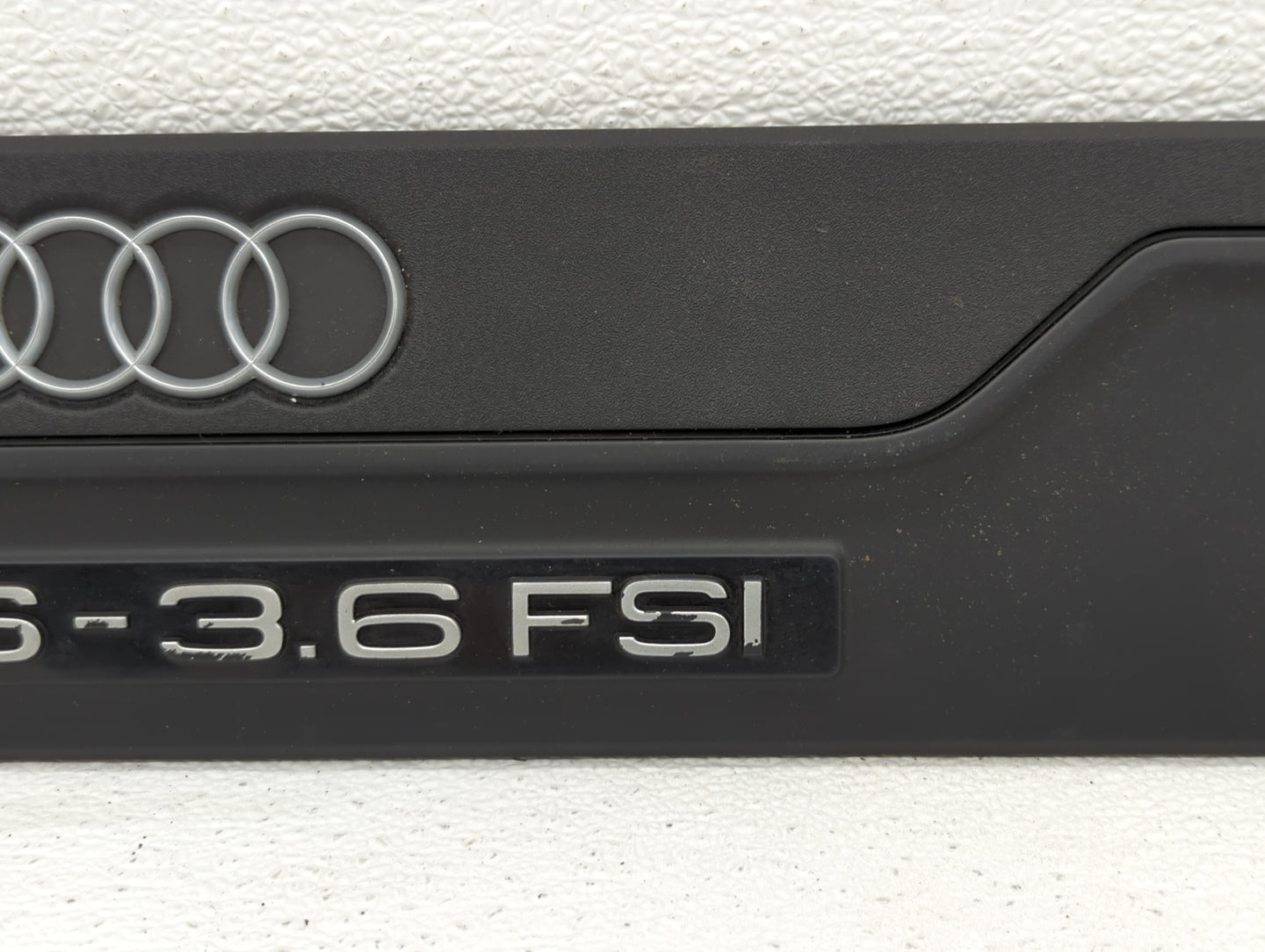 2007 Audi Q7 Engine Cover - Oemusedautoparts1.com