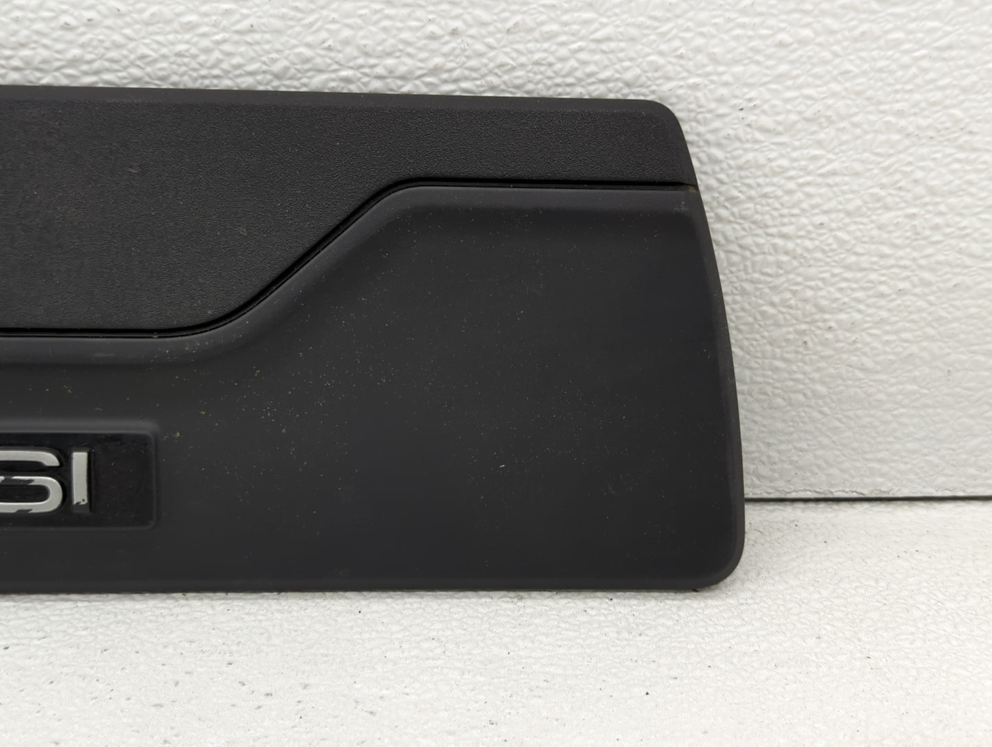 2007 Audi Q7 Engine Cover - Oemusedautoparts1.com