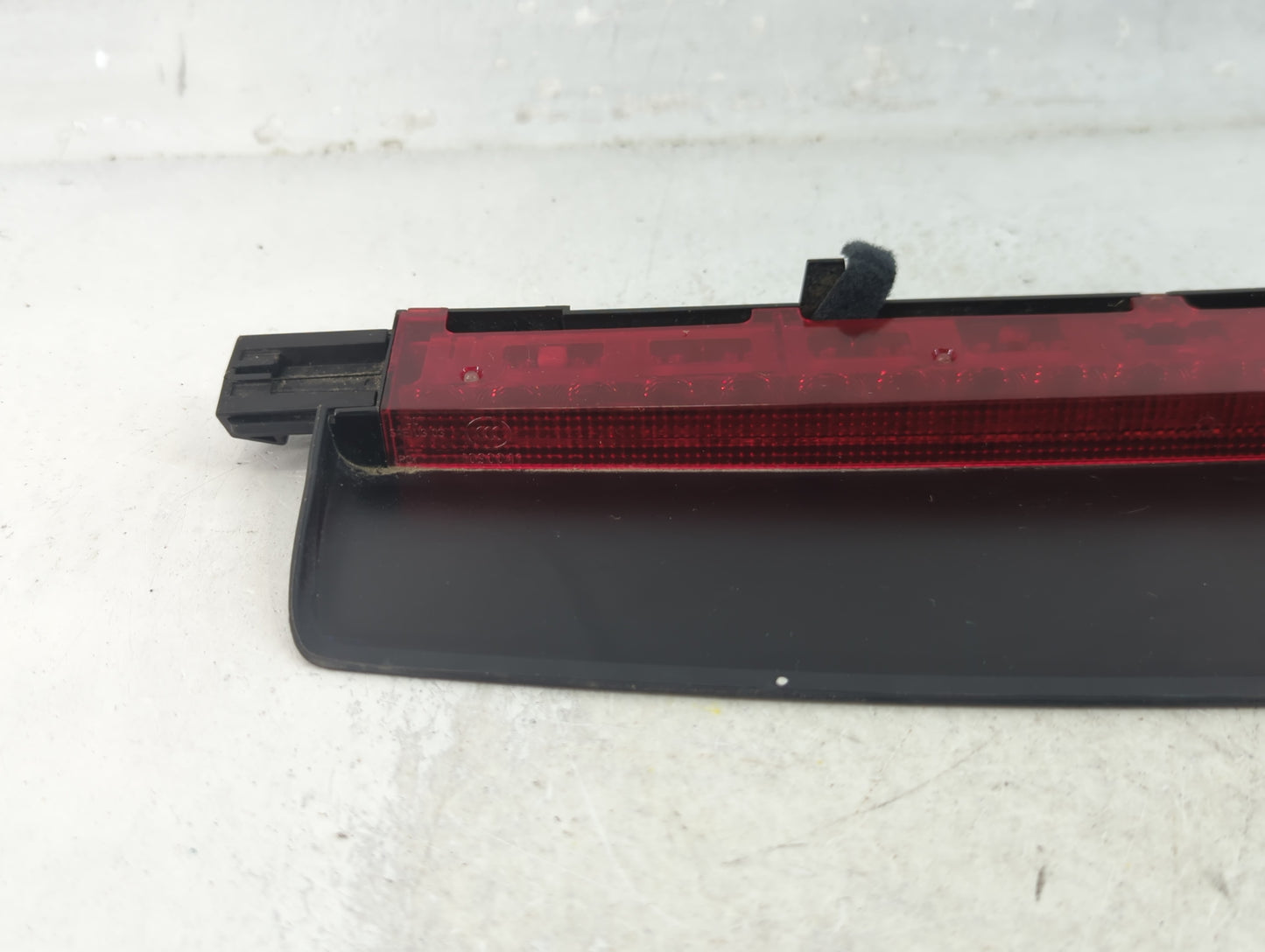 2007 Audi S6 Third Brake Light Tail Light P/N:4F5 945 097 Fits OEM Used Auto Parts - Oemusedautoparts1.com