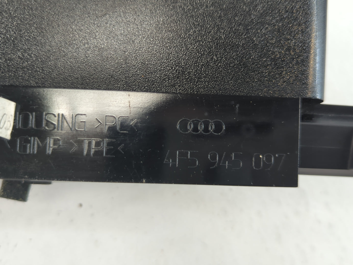 2007 Audi S6 Third Brake Light Tail Light P/N:4F5 945 097 Fits OEM Used Auto Parts - Oemusedautoparts1.com