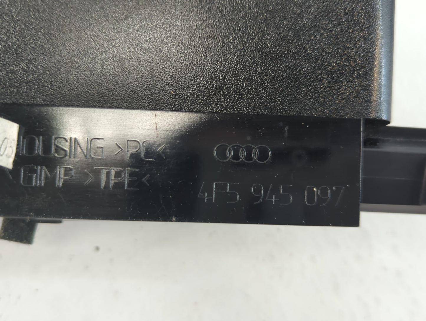 2007 Audi S6 Third Brake Light Tail Light P/N:4F5 945 097 Fits OEM Used Auto Parts - Oemusedautoparts1.com