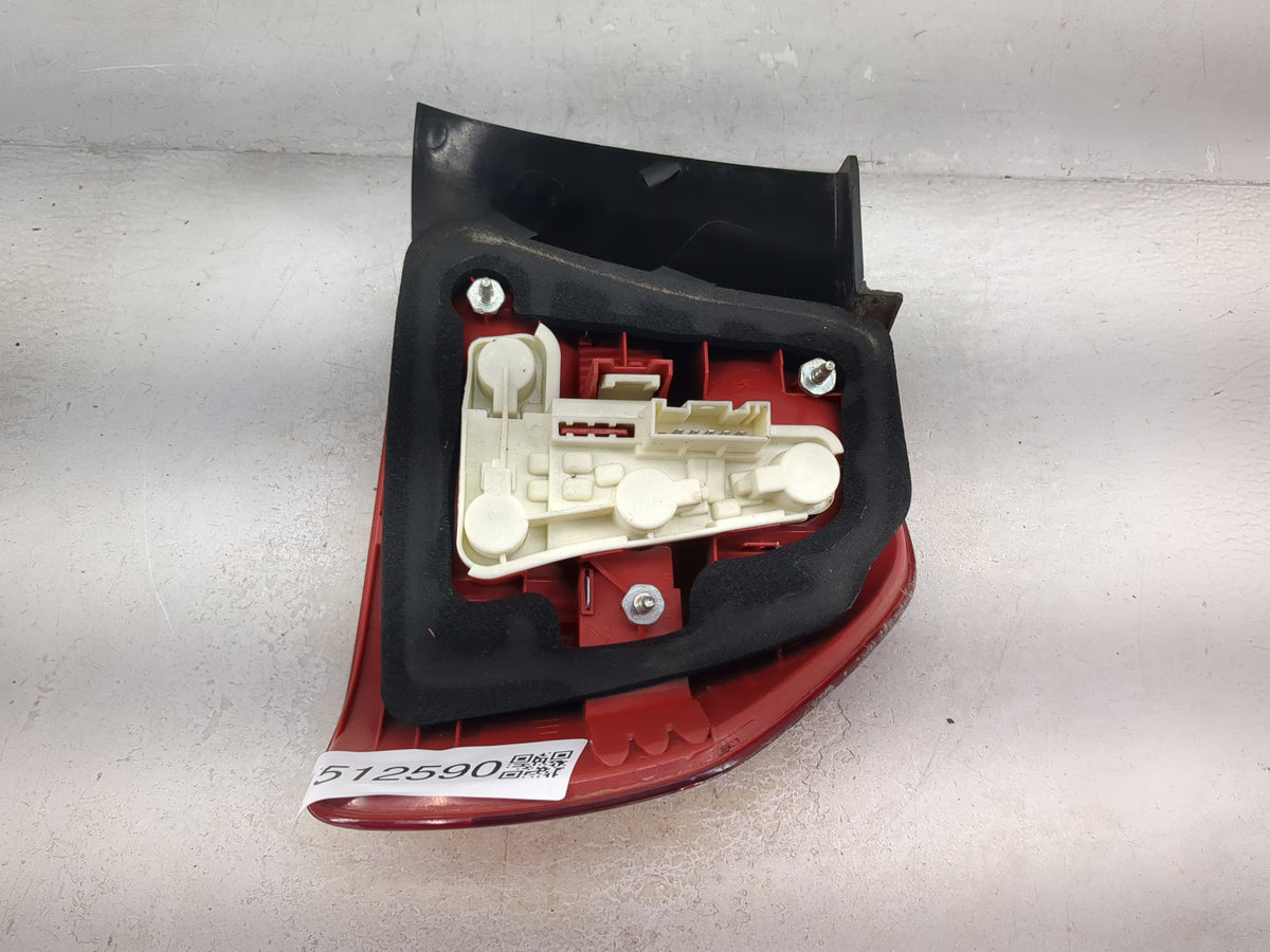 2007-2008 Bmw 328 Tail Light Assembly Driver Left OEM P/N:7163301 Fits Fits 2006 2007 2008 OEM Used Auto Parts - Oemusedauto