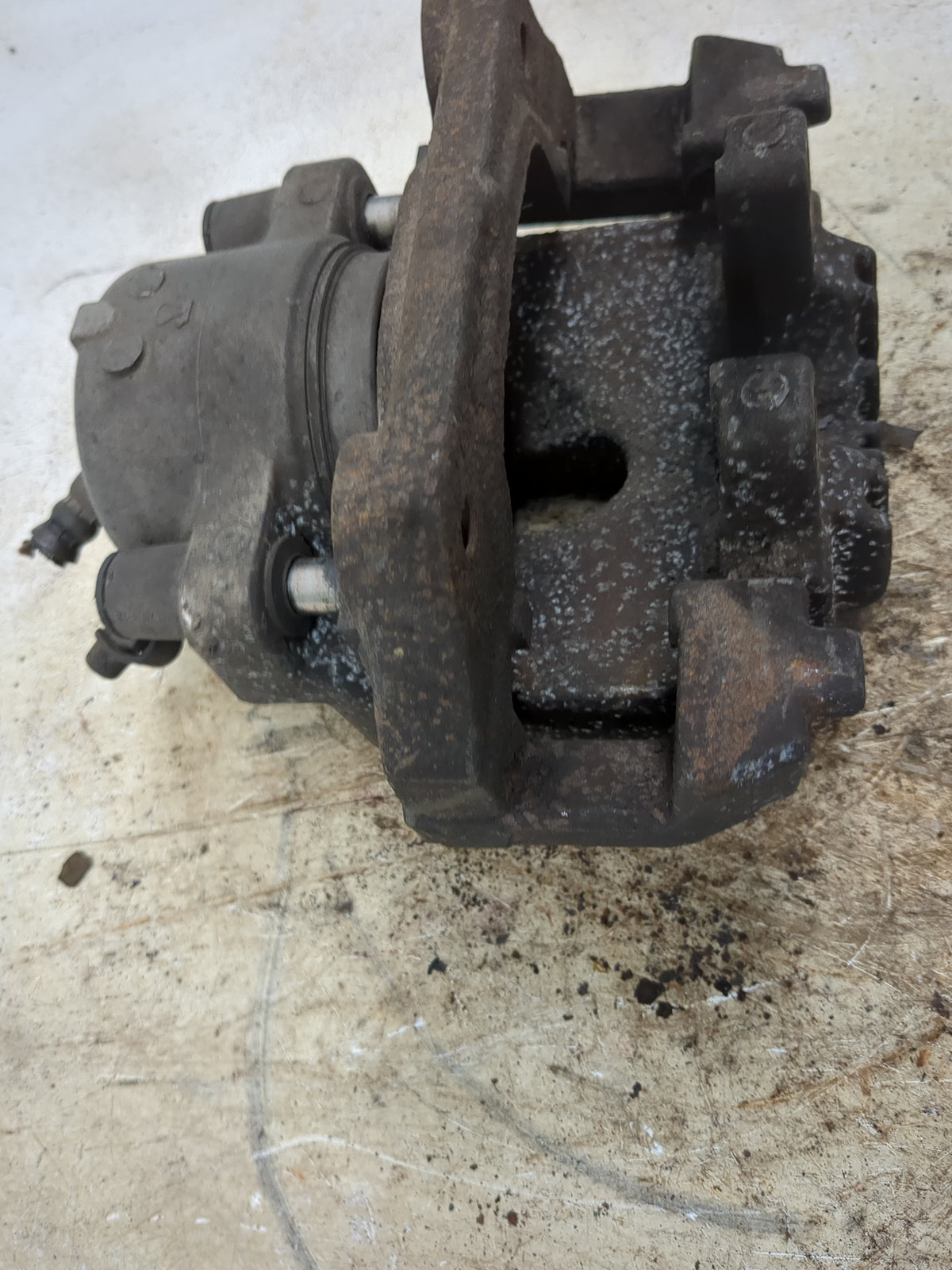 Bmw 328 Front Driver Left Brake Caliper - Oemusedautoparts1.com