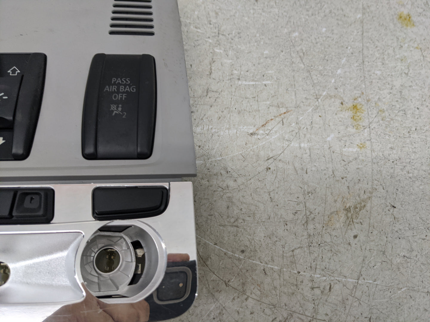 2007 Bmw 328i Overhead Console W/rear Climate Control - Oemusedautoparts1.com