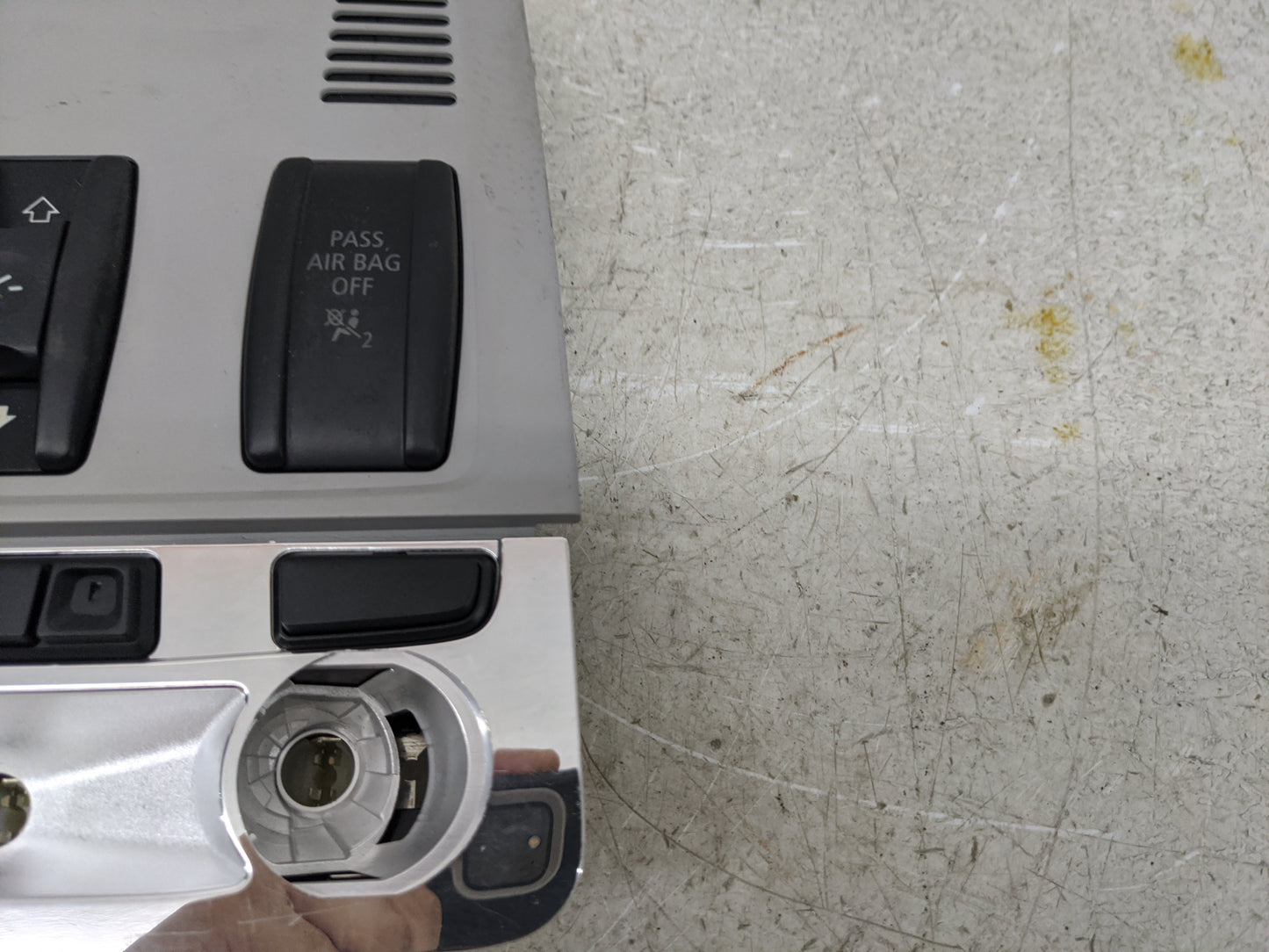 2007 Bmw 328i Overhead Console W/rear Climate Control - Oemusedautoparts1.com