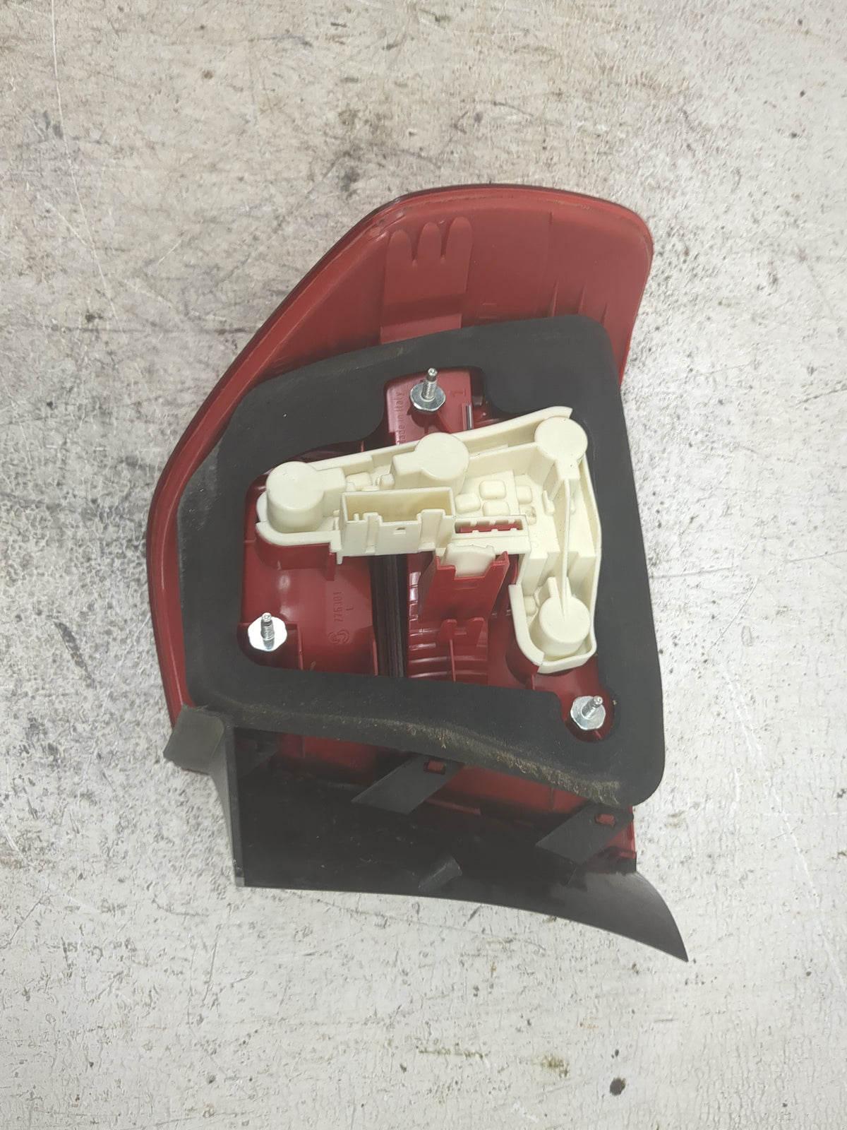 2007-2008 Bmw 328i Tail Light Assembly Driver Left OEM P/N:276301 Fits Fits 2006 2007 2008 OEM Used Auto Parts - Oemusedauto