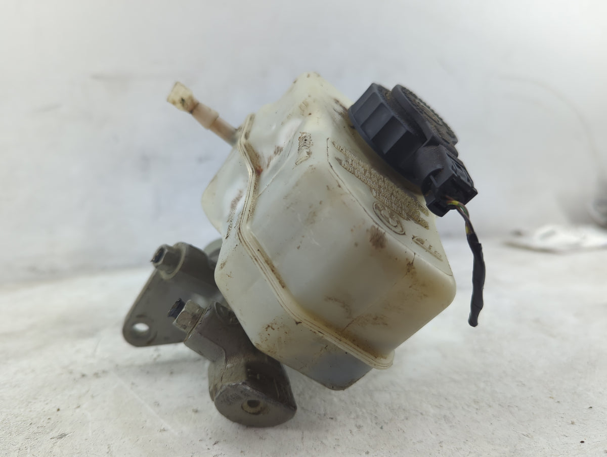 2007-2013 Bmw 328i Brake Master Cylinder 1516010 - Oemusedautoparts1.com