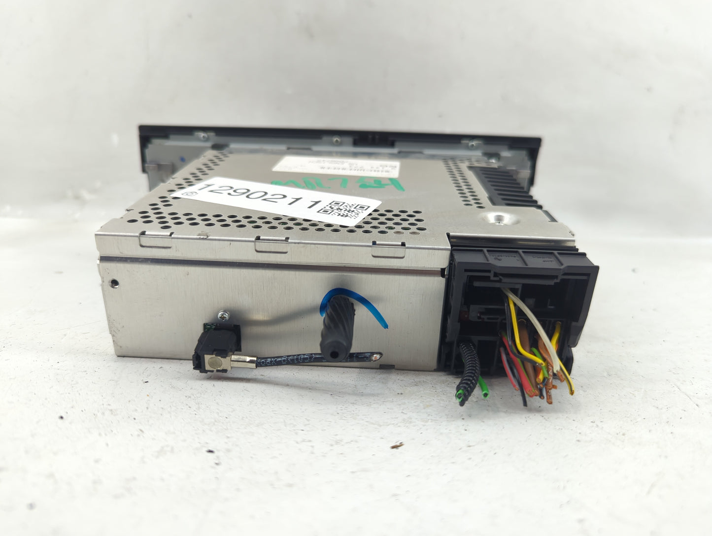 2007 Bmw 328i Radio AM FM Cd Player Receiver Replacement P/N:9 144 773 Fits OEM Used Auto Parts - Oemusedautoparts1.com