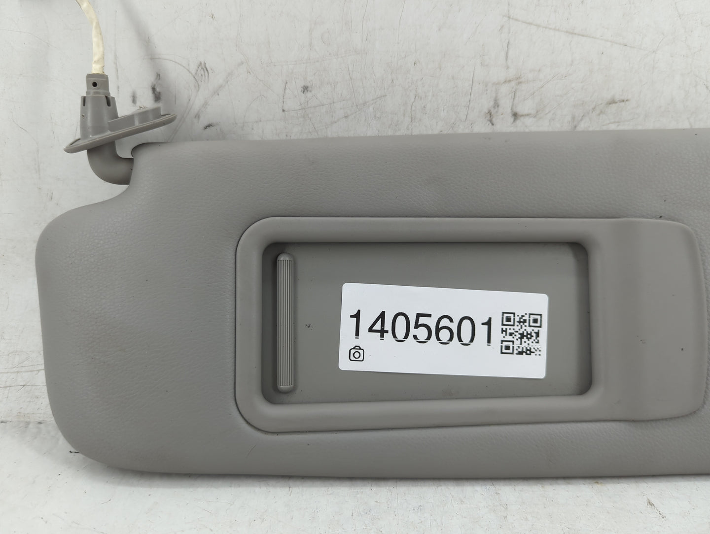 2007-2011 Bmw 328i Sun Visor Shade Replacement Driver Left Mirror Fits OEM Used Auto Parts - Oemusedautoparts1.com