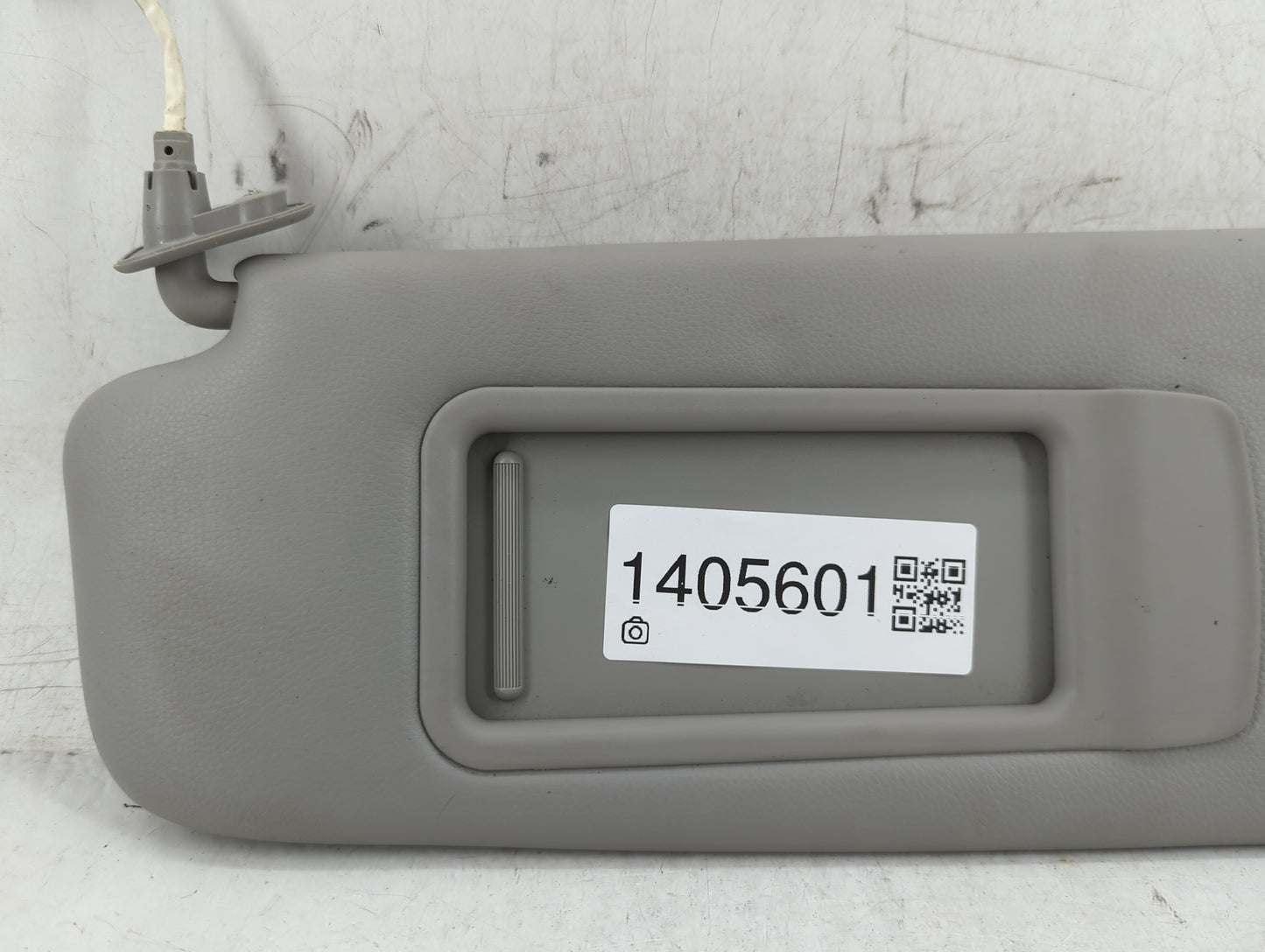 2007-2011 Bmw 328i Sun Visor Shade Replacement Driver Left Mirror Fits OEM Used Auto Parts - Oemusedautoparts1.com