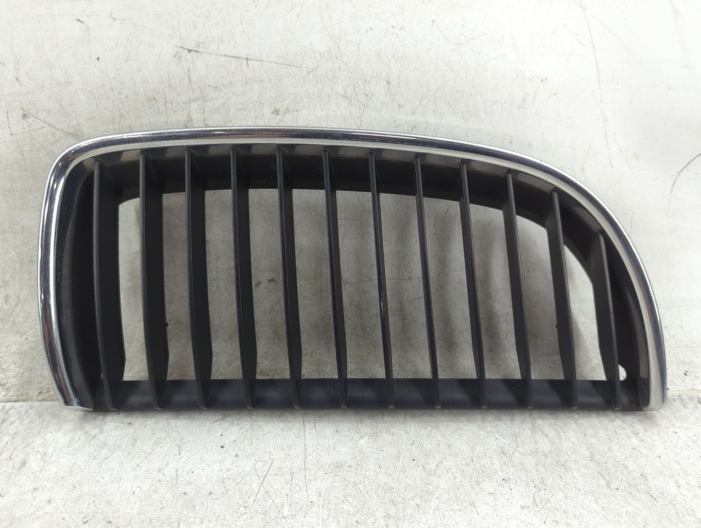2007-2008 Bmw 328i Front Grille Bumper Not Included 1459768 - Oemusedautoparts1.com