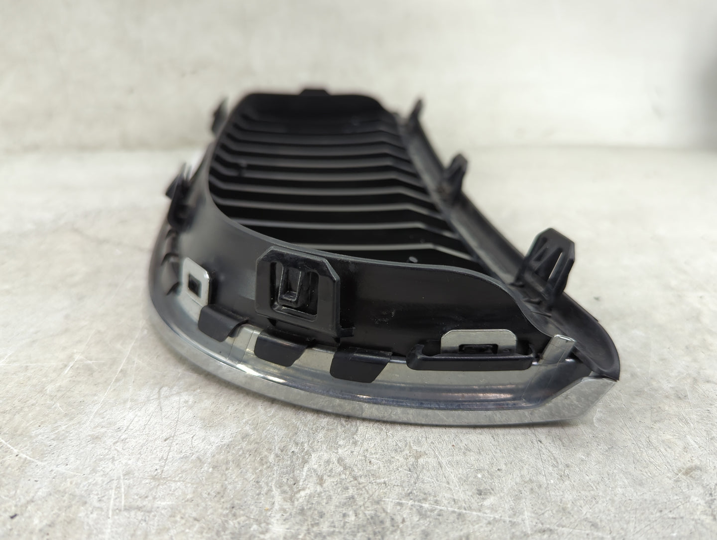 2007-2008 Bmw 328i Front Grille Bumper Not Included 1459768 - Oemusedautoparts1.com