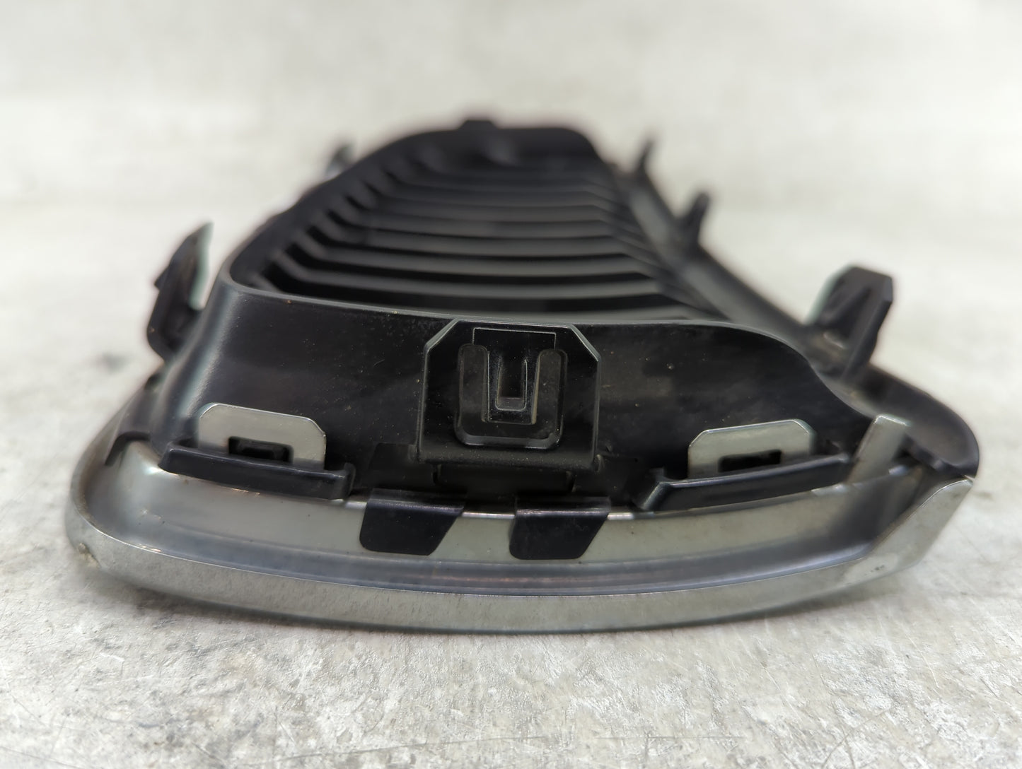 2007-2008 Bmw 328i Front Grille Bumper Not Included 1459810 - Oemusedautoparts1.com