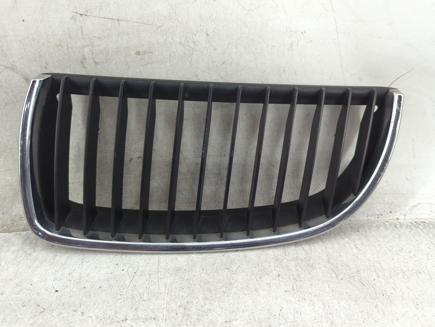 2007-2008 Bmw 328i Front Grille Bumper Not Included 1459827 - Oemusedautoparts1.com