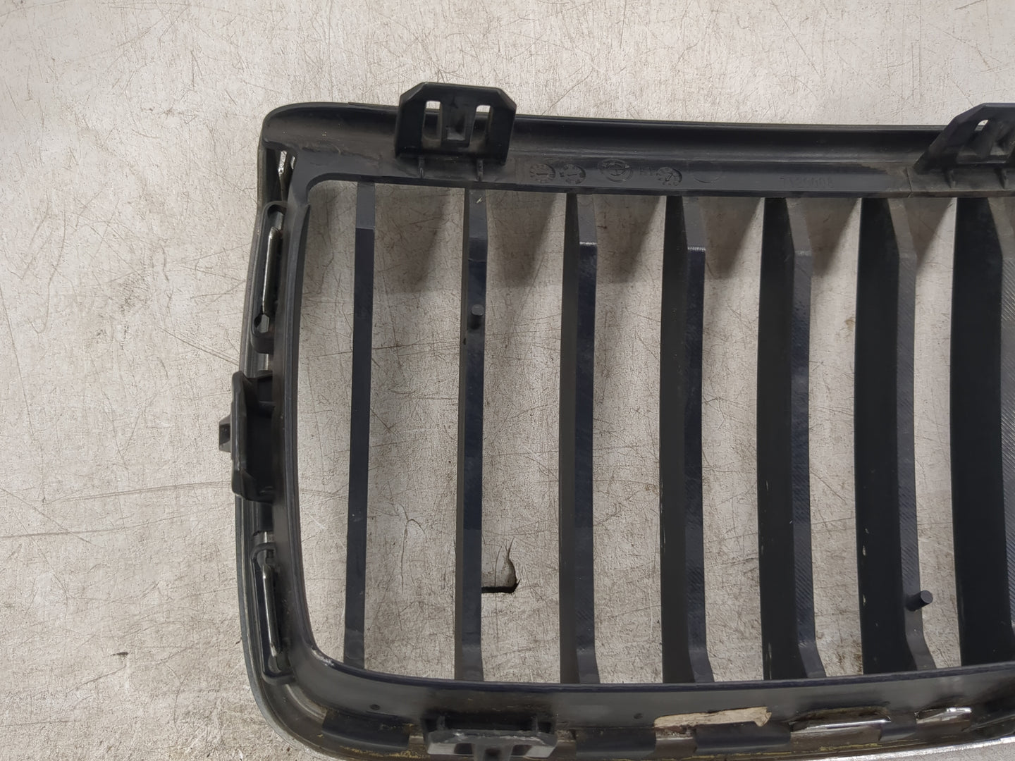 2007-2008 Bmw 328i Front Grille Bumper Not Included 1459895 - Oemusedautoparts1.com