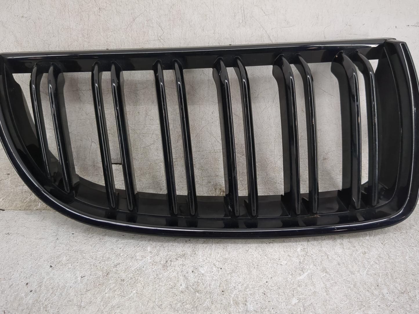 2007-2008 Bmw 328i Front Grille Bumper Not Included 1459913 - Oemusedautoparts1.com
