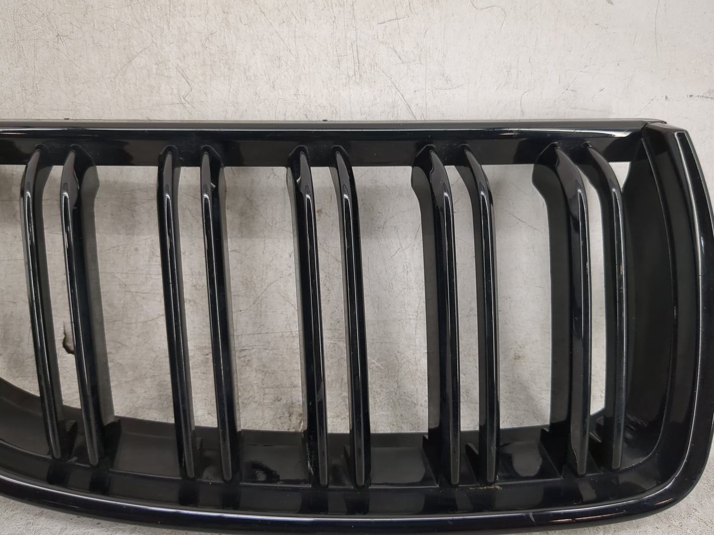 2007-2008 Bmw 328i Front Grille Bumper Not Included 1459913 - Oemusedautoparts1.com