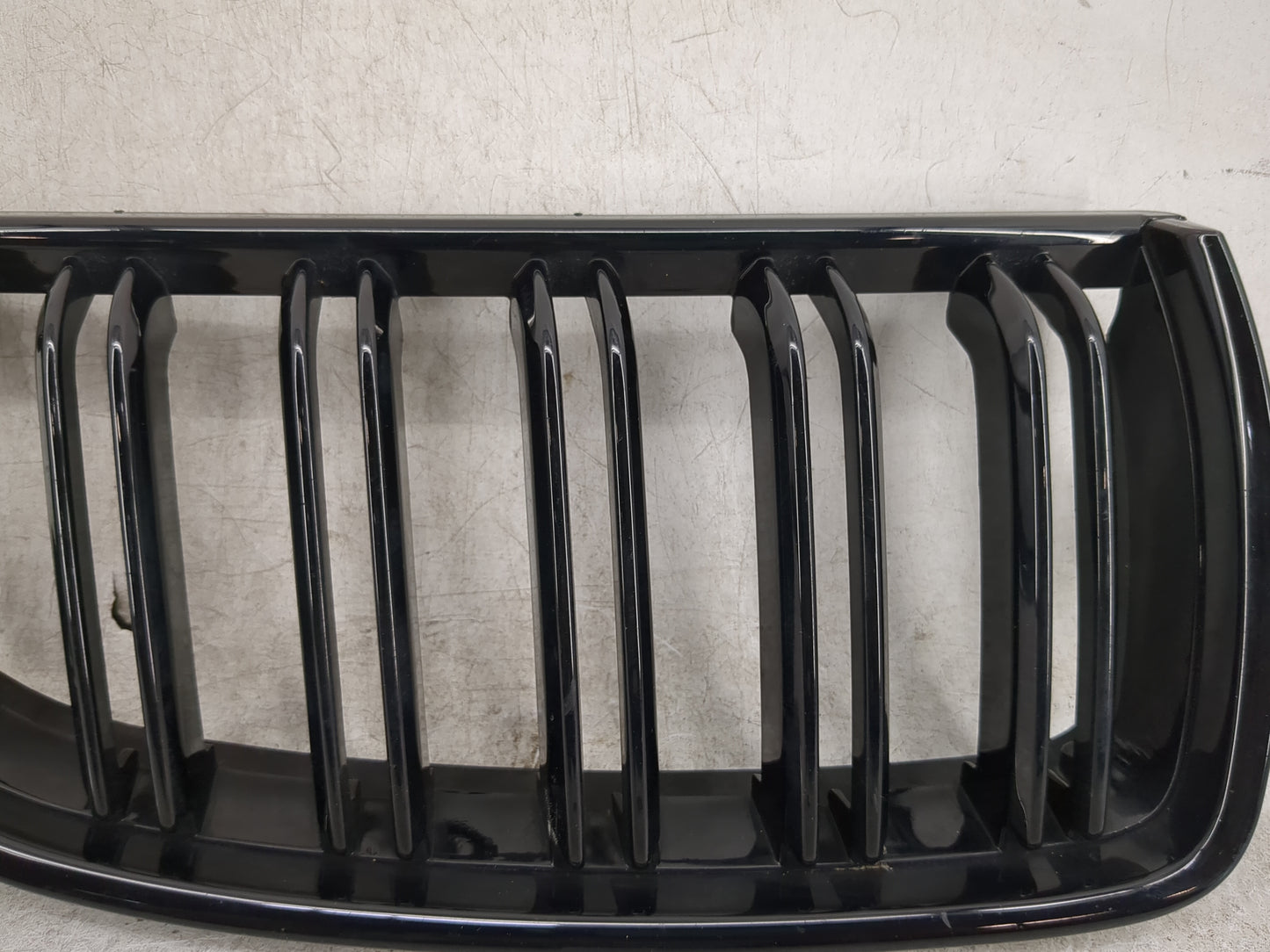 2007-2008 Bmw 328i Front Grille Bumper Not Included 1459913 - Oemusedautoparts1.com