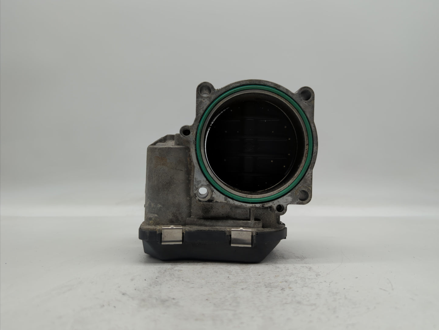 2007-2013 Bmw 328i Throttle Body P/N:7 556 188 1354 7556118 Fits Fits 2007 2008 2009 2010 2011 2012 2013 OEM Used Auto Parts