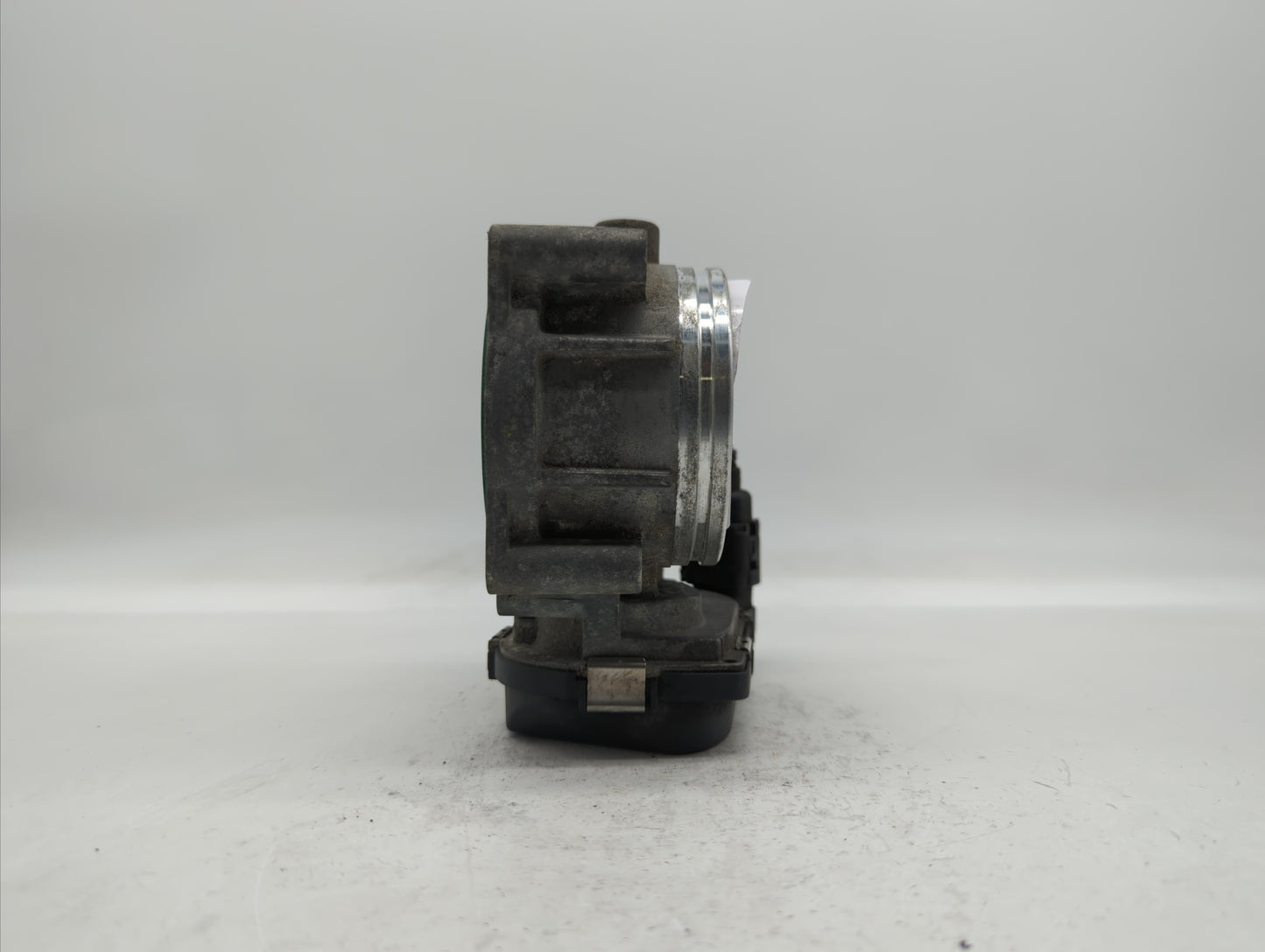 2007-2013 Bmw 328i Throttle Body P/N:7 556 188 1354 7556118 Fits Fits 2007 2008 2009 2010 2011 2012 2013 OEM Used Auto Parts