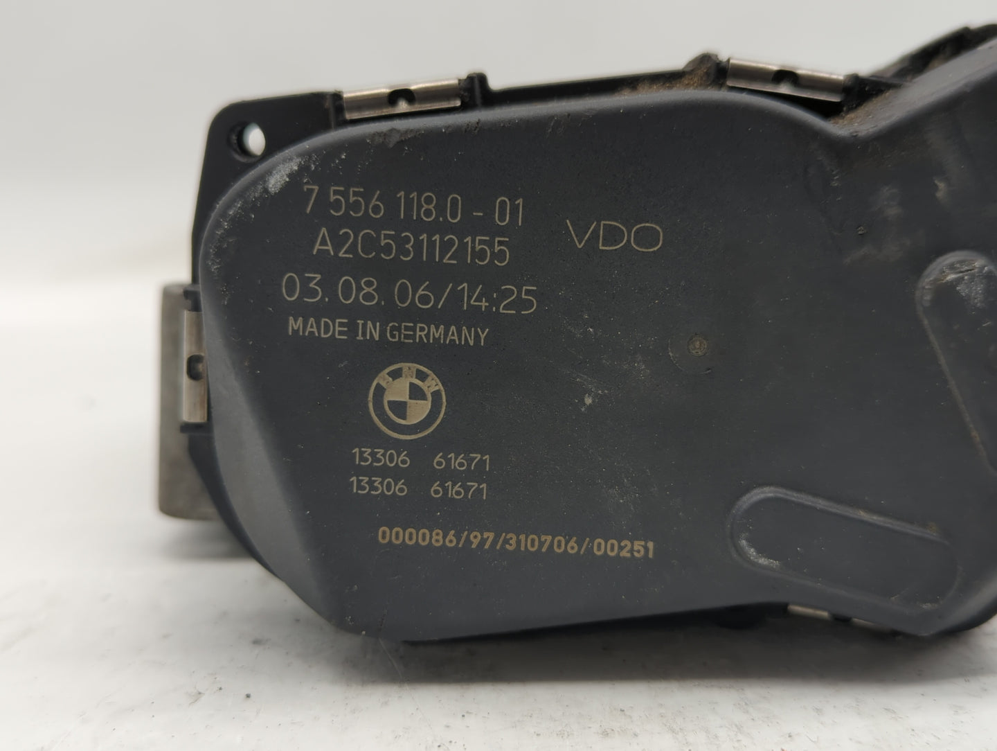 2007-2013 Bmw 328i Throttle Body P/N:7 556 188 1354 7556118 Fits Fits 2007 2008 2009 2010 2011 2012 2013 OEM Used Auto Parts