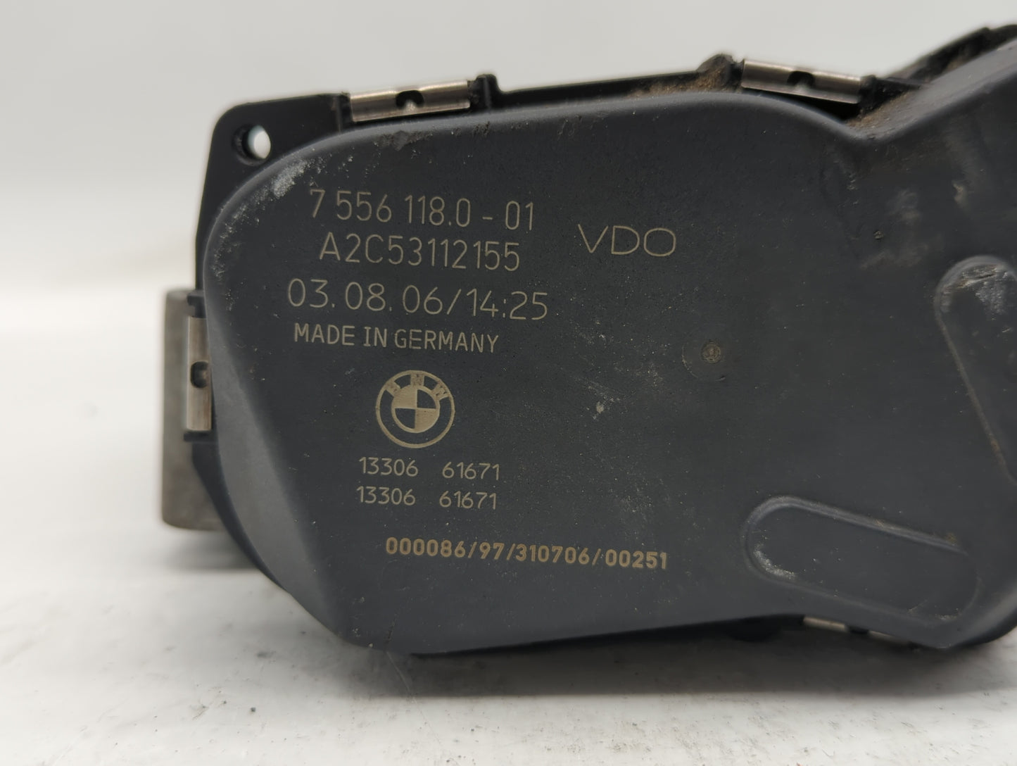 2007-2013 Bmw 328i Throttle Body P/N:7 556 188 1354 7556118 Fits Fits 2007 2008 2009 2010 2011 2012 2013 OEM Used Auto Parts