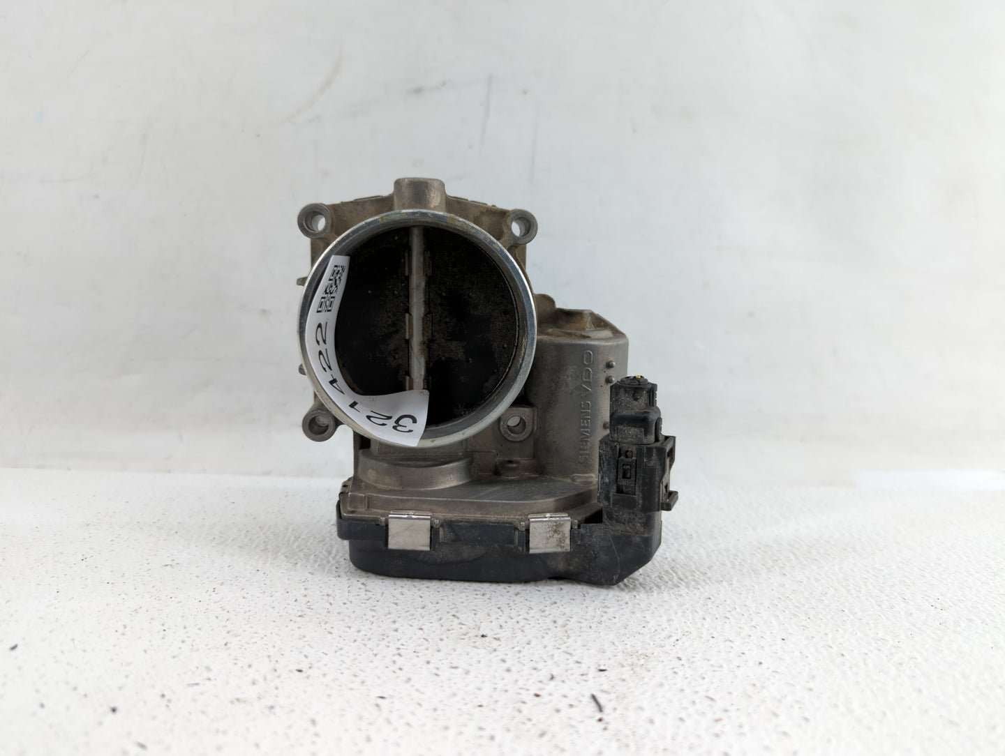 2007-2013 Bmw 328i Throttle Body P/N:7 556 118 1354 7556118 Fits Fits 2007 2008 2009 2010 2011 2012 2013 OEM Used Auto Parts