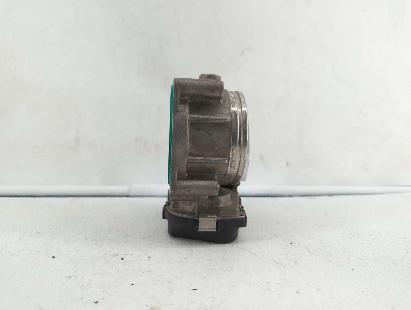 2007-2013 Bmw 328i Throttle Body P/N:7 556 118 1354 7556118 Fits Fits 2007 2008 2009 2010 2011 2012 2013 OEM Used Auto Parts