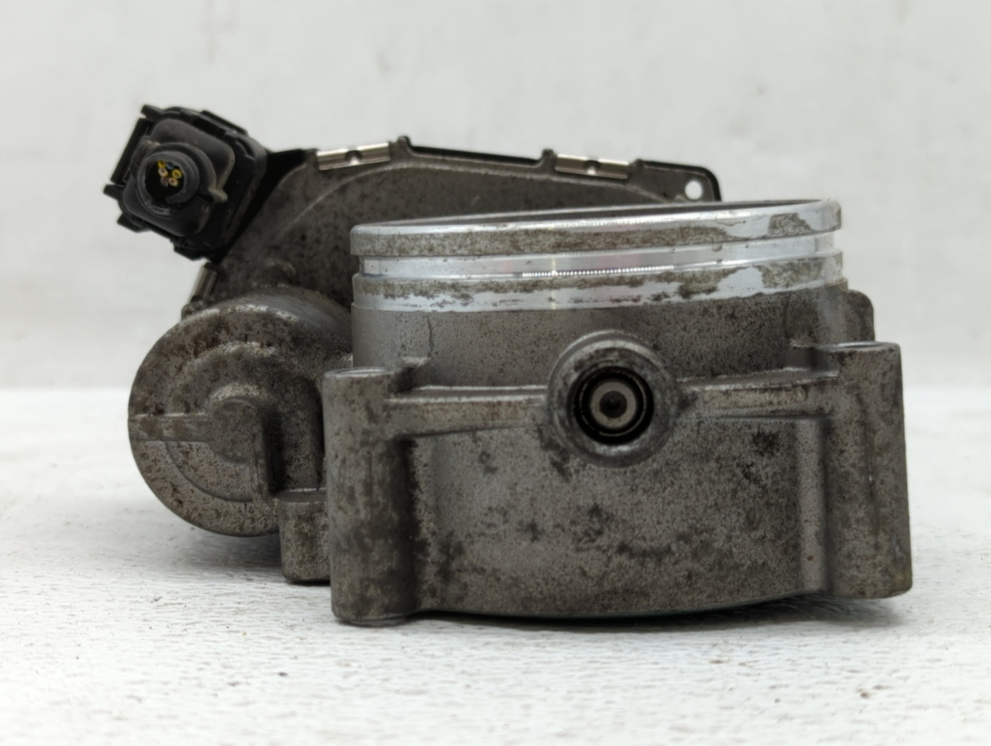 2007-2013 Bmw 328i Throttle Body P/N:7556118-01 1354 7556118-03, 1354 7556118-04 Fits Fits 2007 2008 2009 2010 2011 2012 201