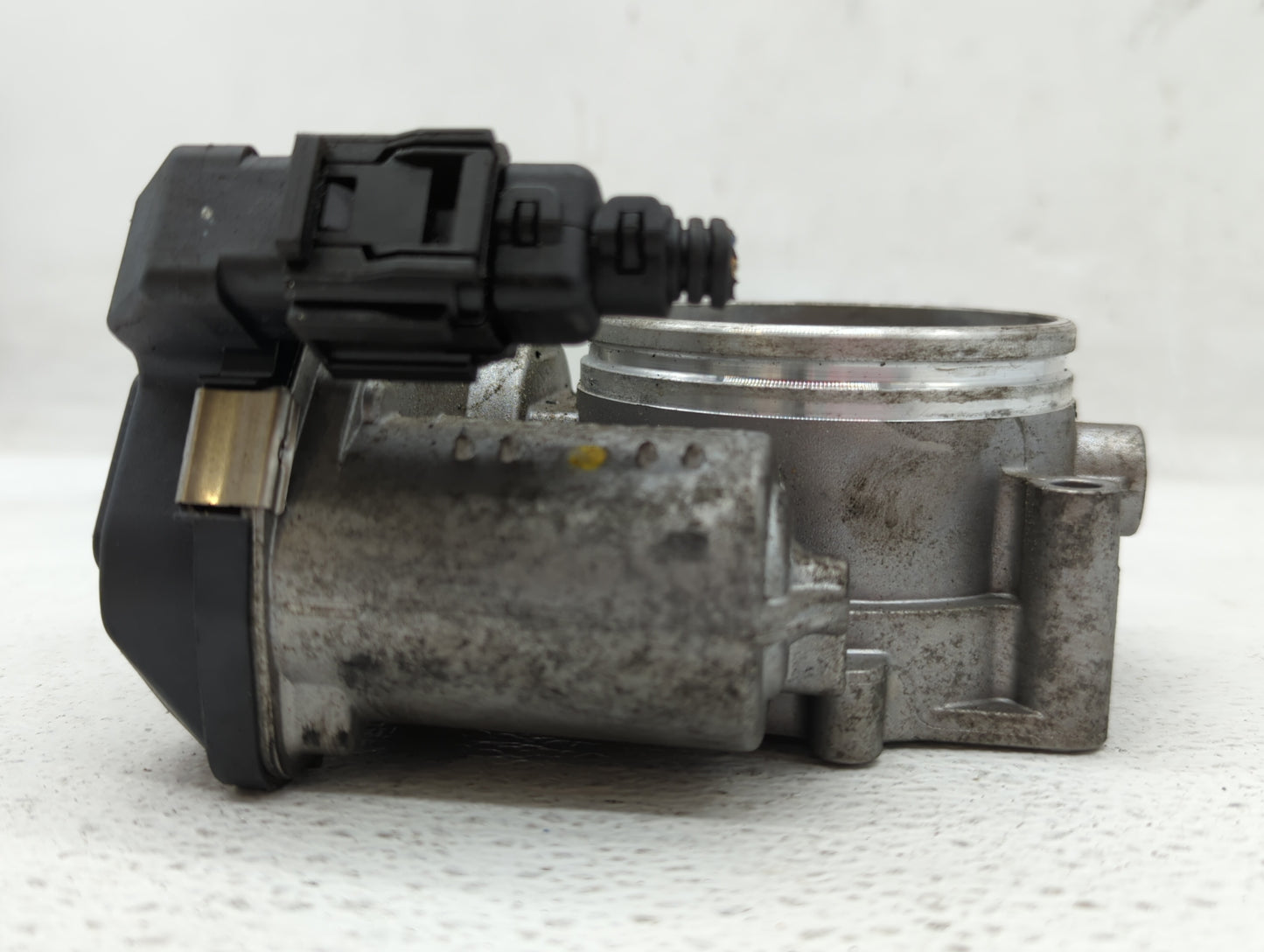 2007-2013 Bmw 328i Throttle Body P/N:7556118-01 1354 7556118-03, 1354 7556118-04 Fits Fits 2007 2008 2009 2010 2011 2012 201