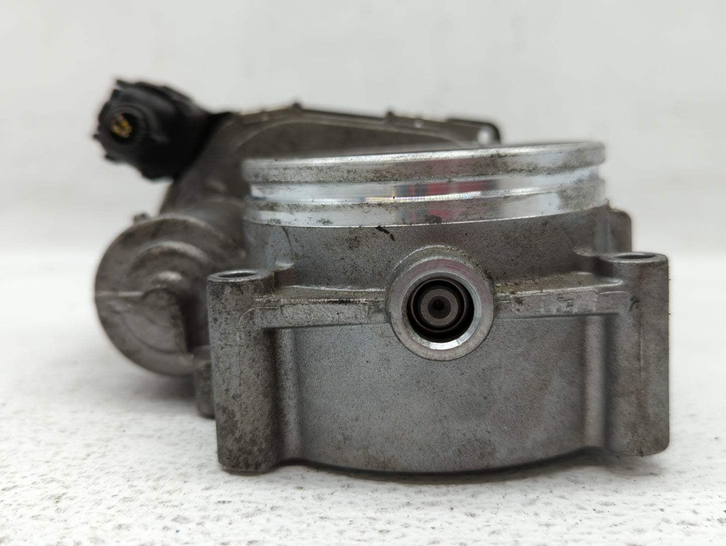 2007-2013 Bmw 328i Throttle Body P/N:7556118-01 1354 7556118-03, 1354 7556118-04 Fits Fits 2007 2008 2009 2010 2011 2012 201